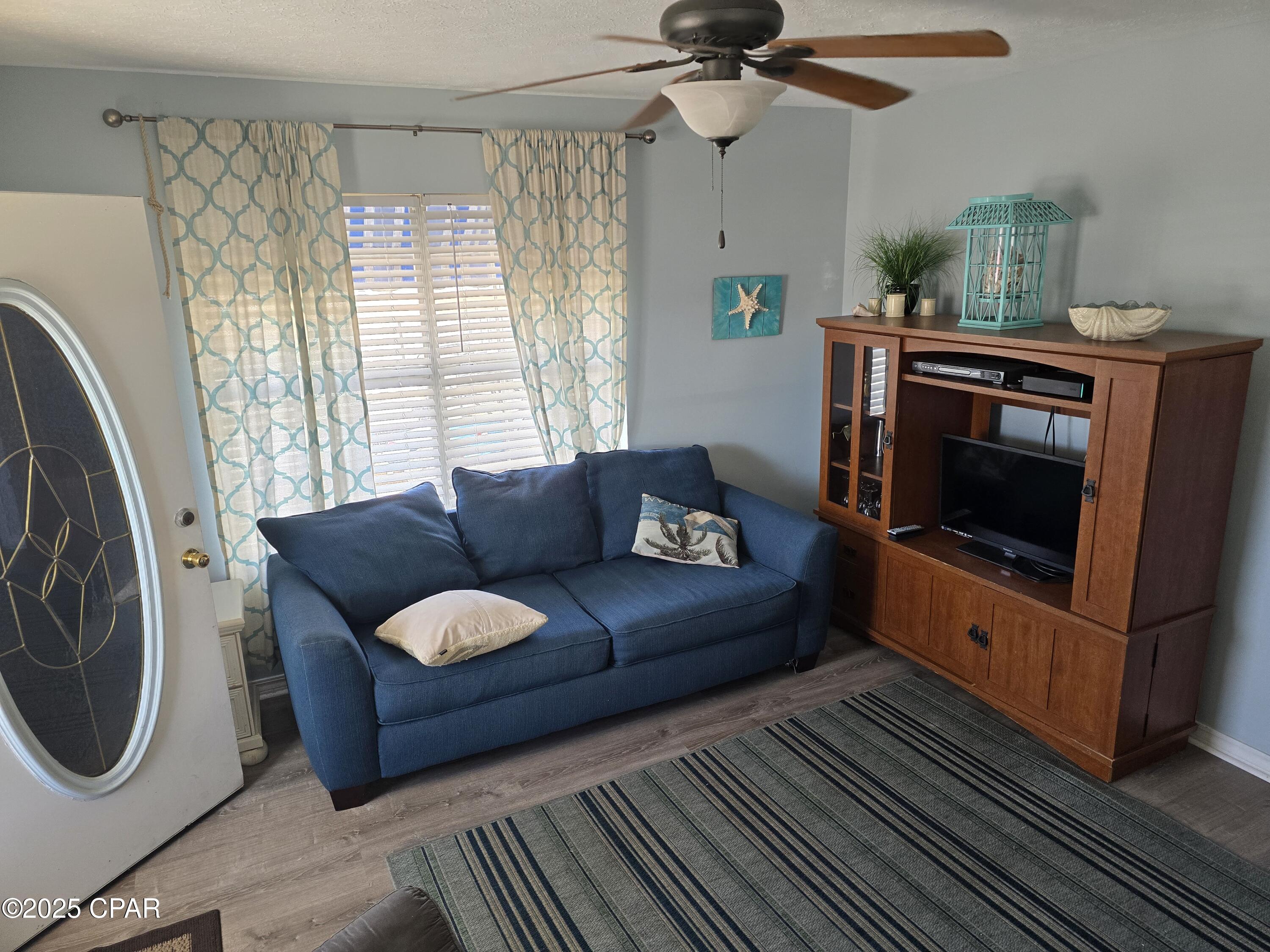 Image 6 For 300 Tarpon Drive