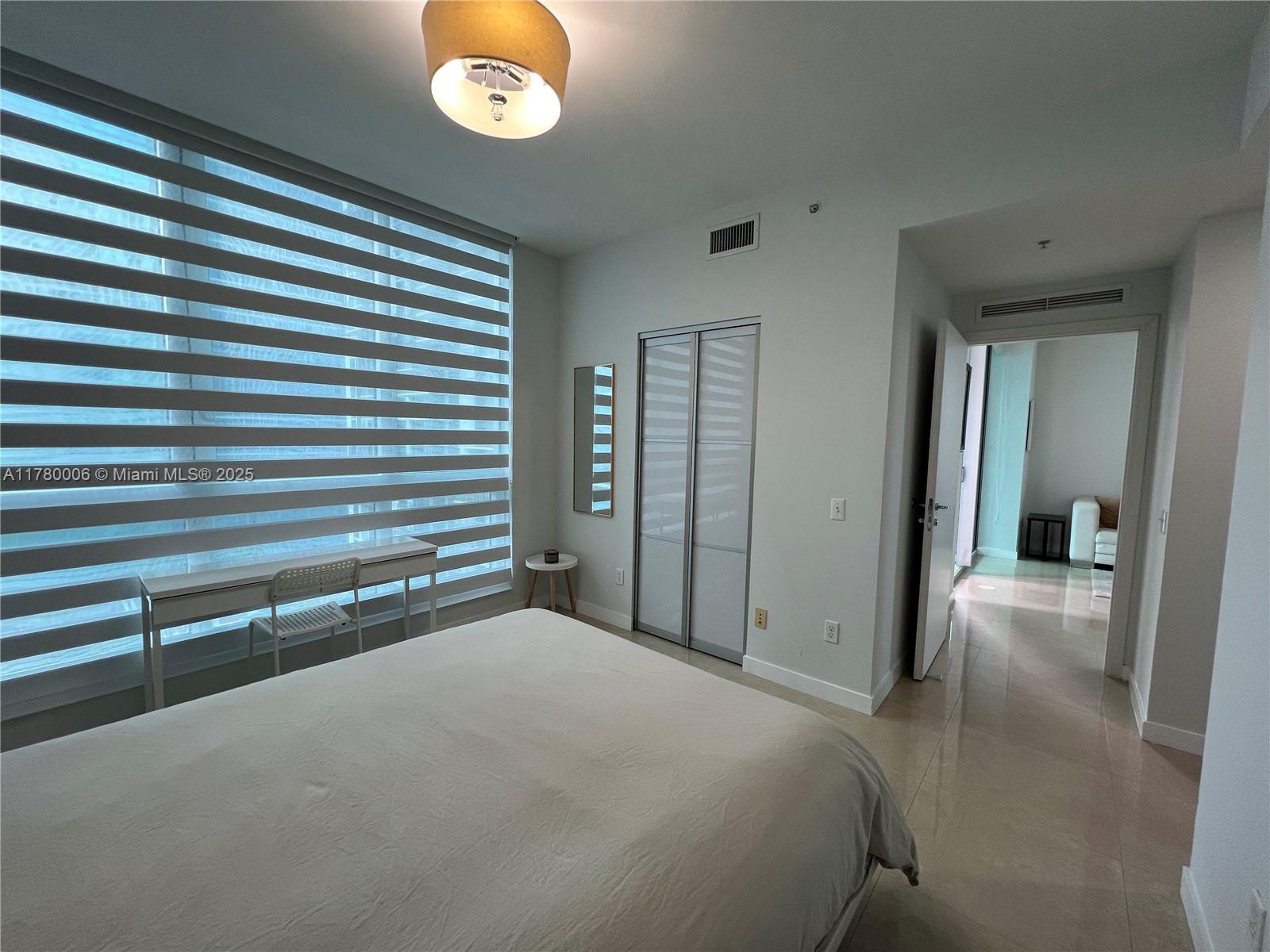 300 S Biscayne Blvd #1701, Miami FL 33131
