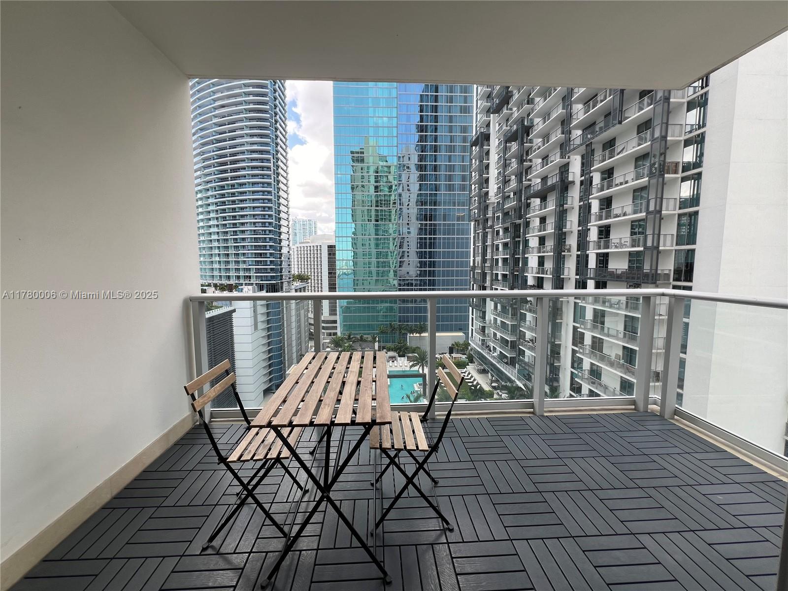 300 S Biscayne Blvd #1701, Miami FL 33131