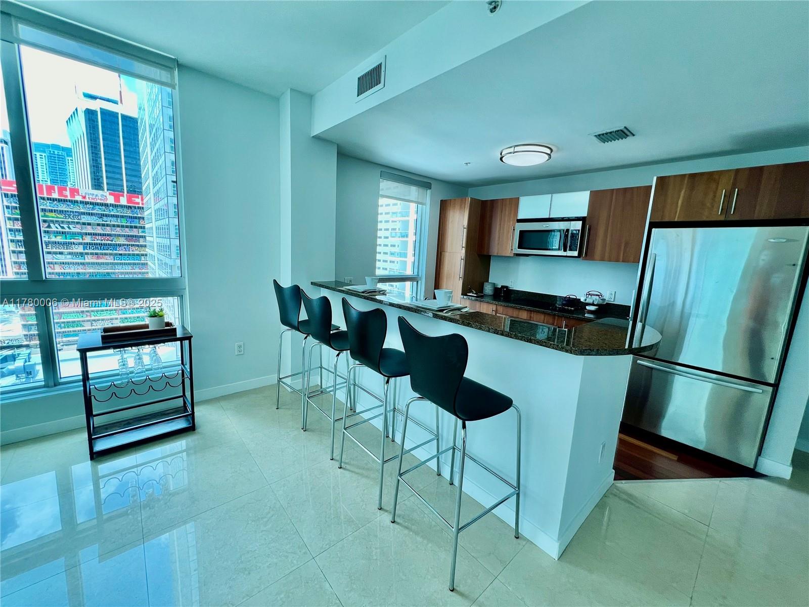 300 S Biscayne Blvd #1701, Miami FL 33131