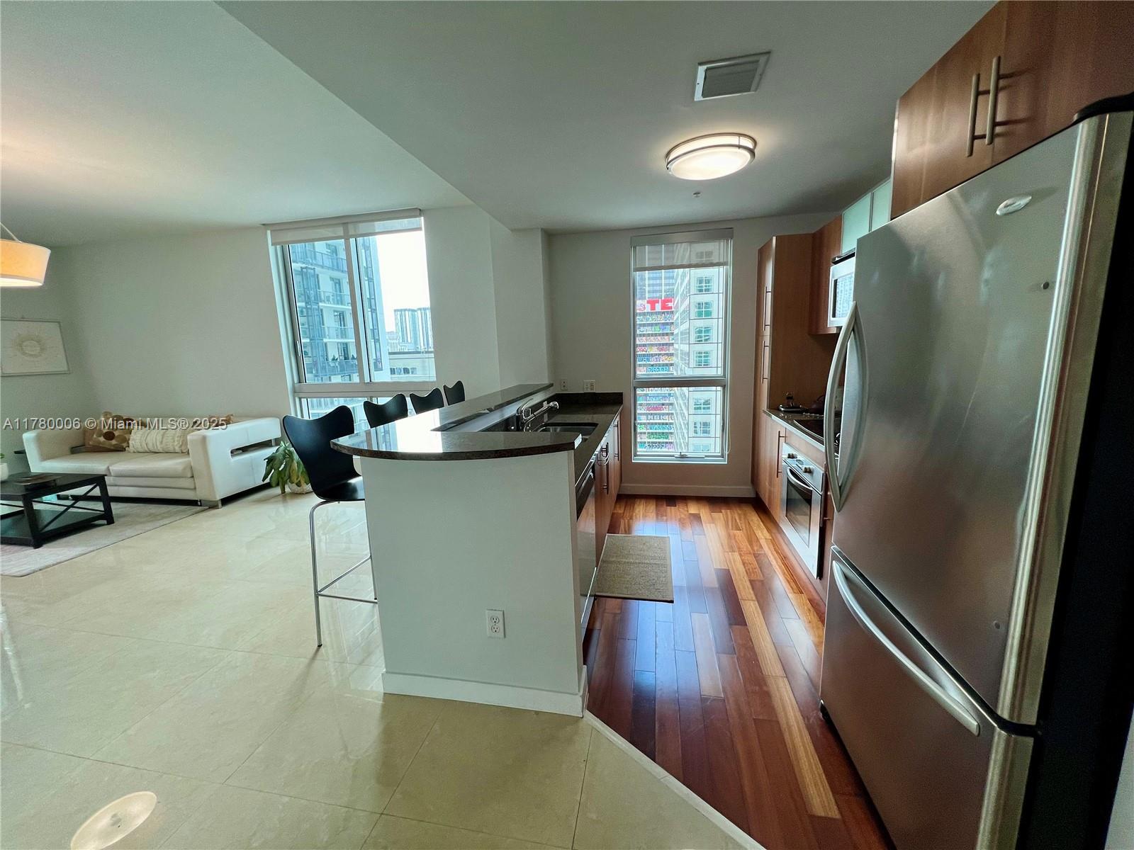 300 S Biscayne Blvd #1701, Miami FL 33131
