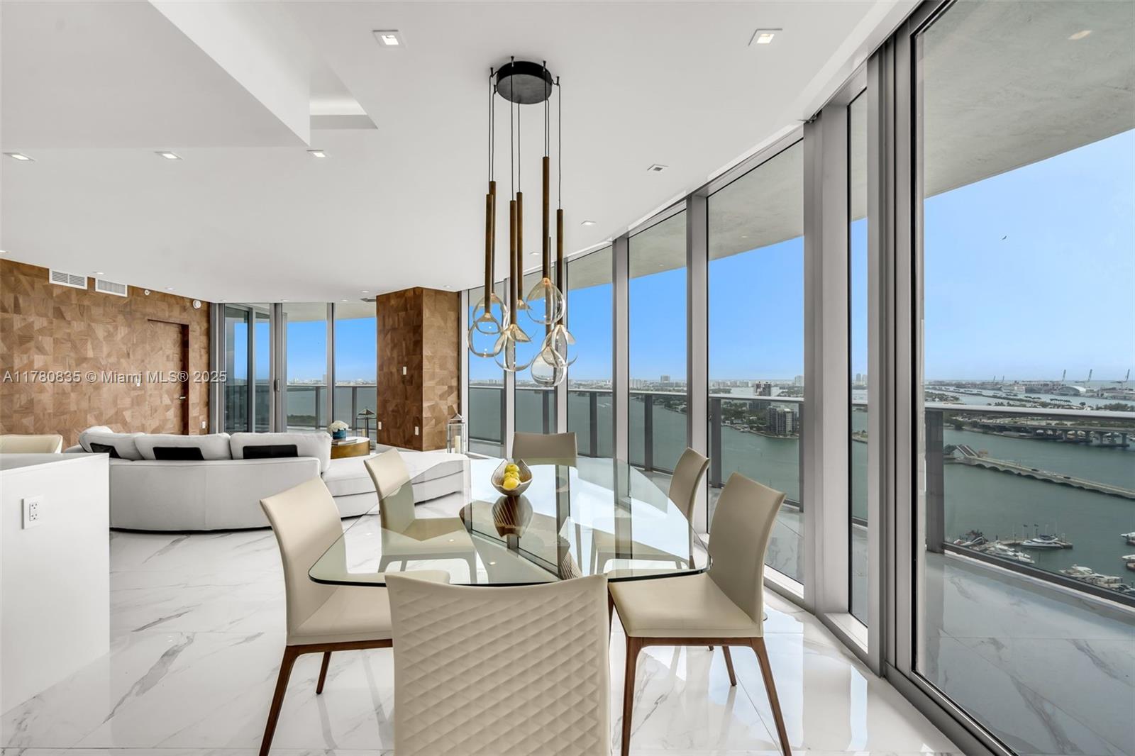 Apartamento para Alugar em Miami, FL