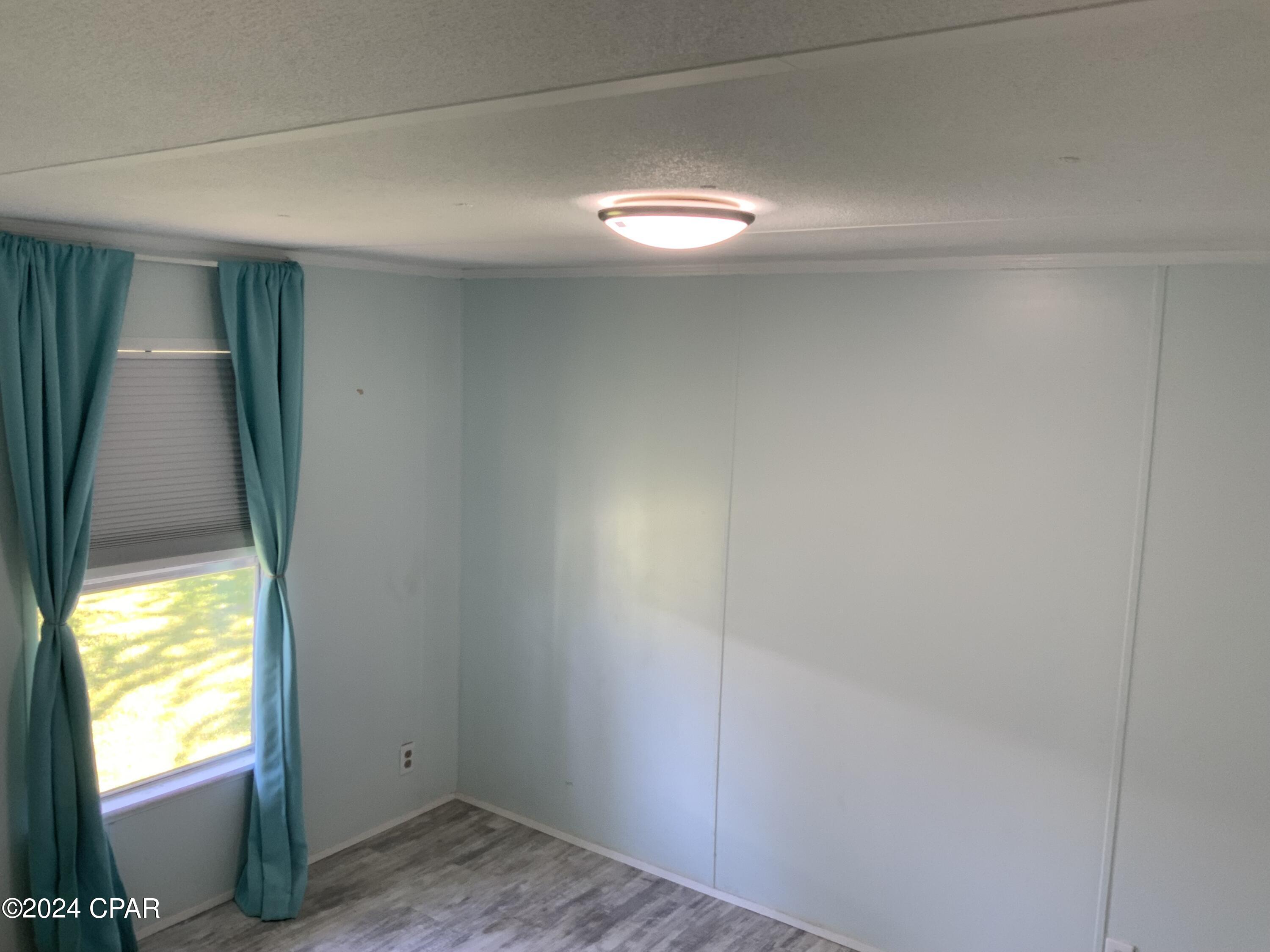 Image 9 For 7125 Beachwood Boulevard