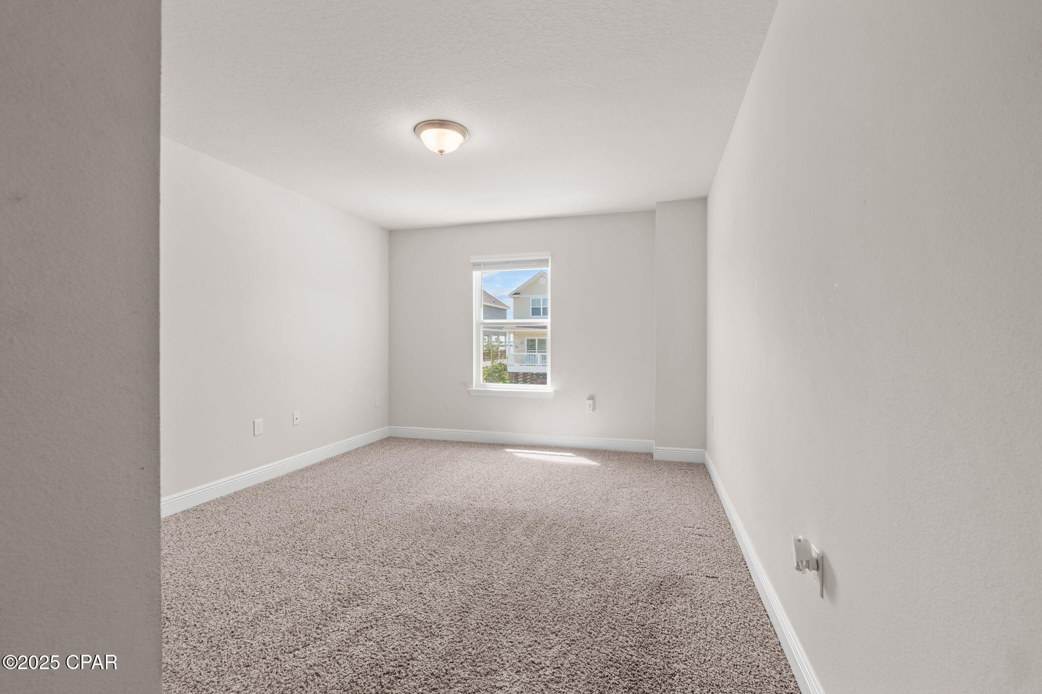 Image 30 For 129 Carriage Road