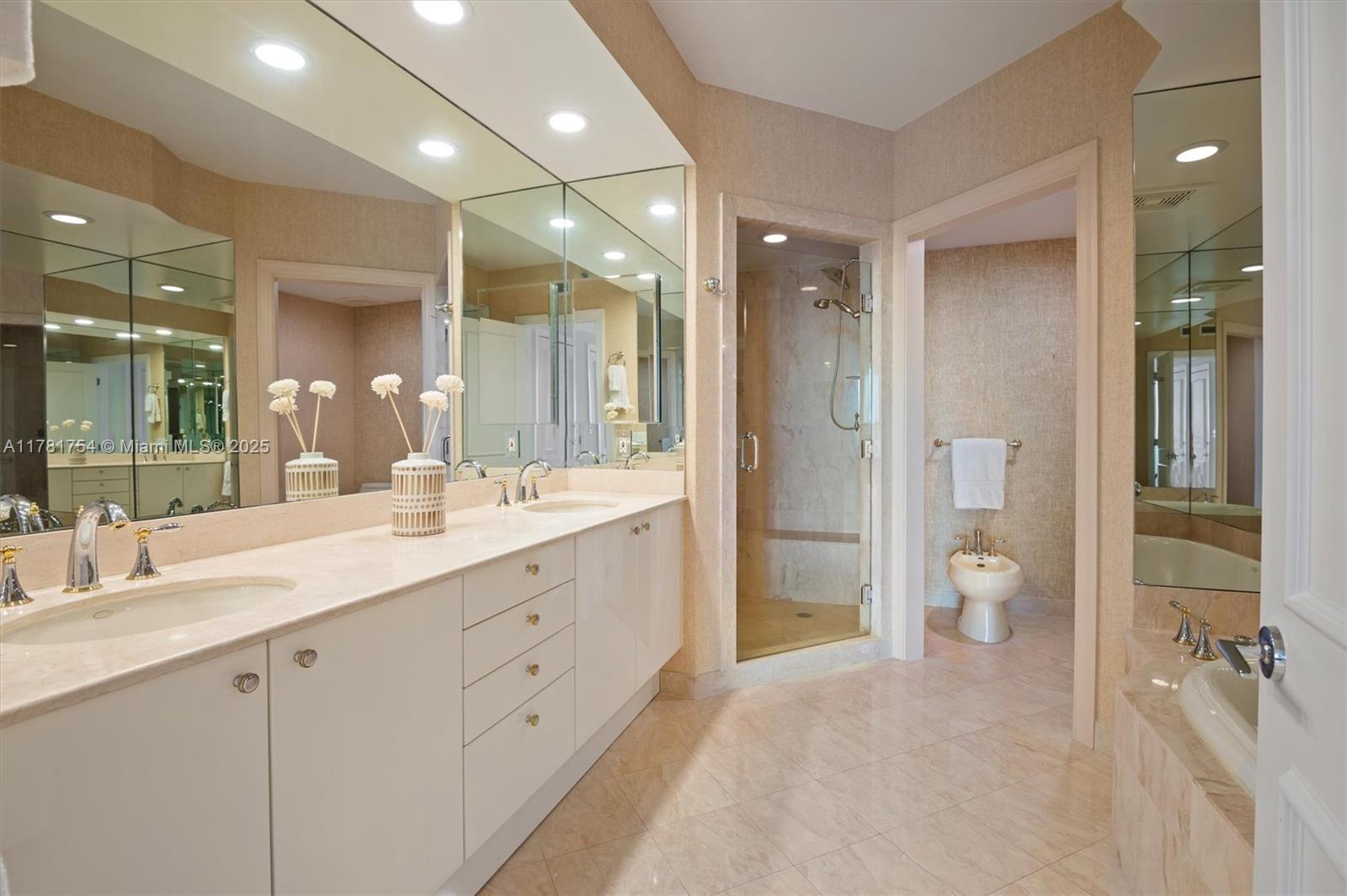 791 Crandon Blvd #704, Key Biscayne FL 33149