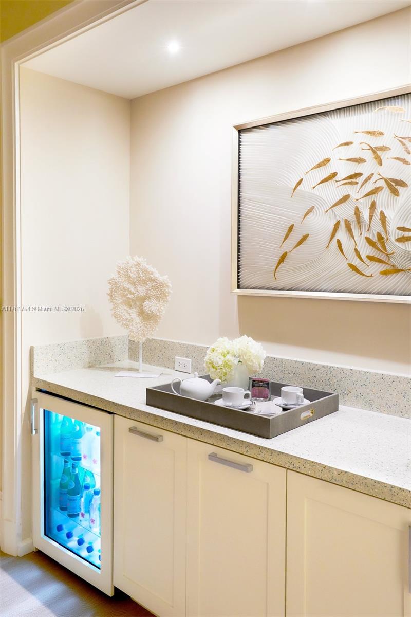 791 Crandon Blvd #704, Key Biscayne FL 33149