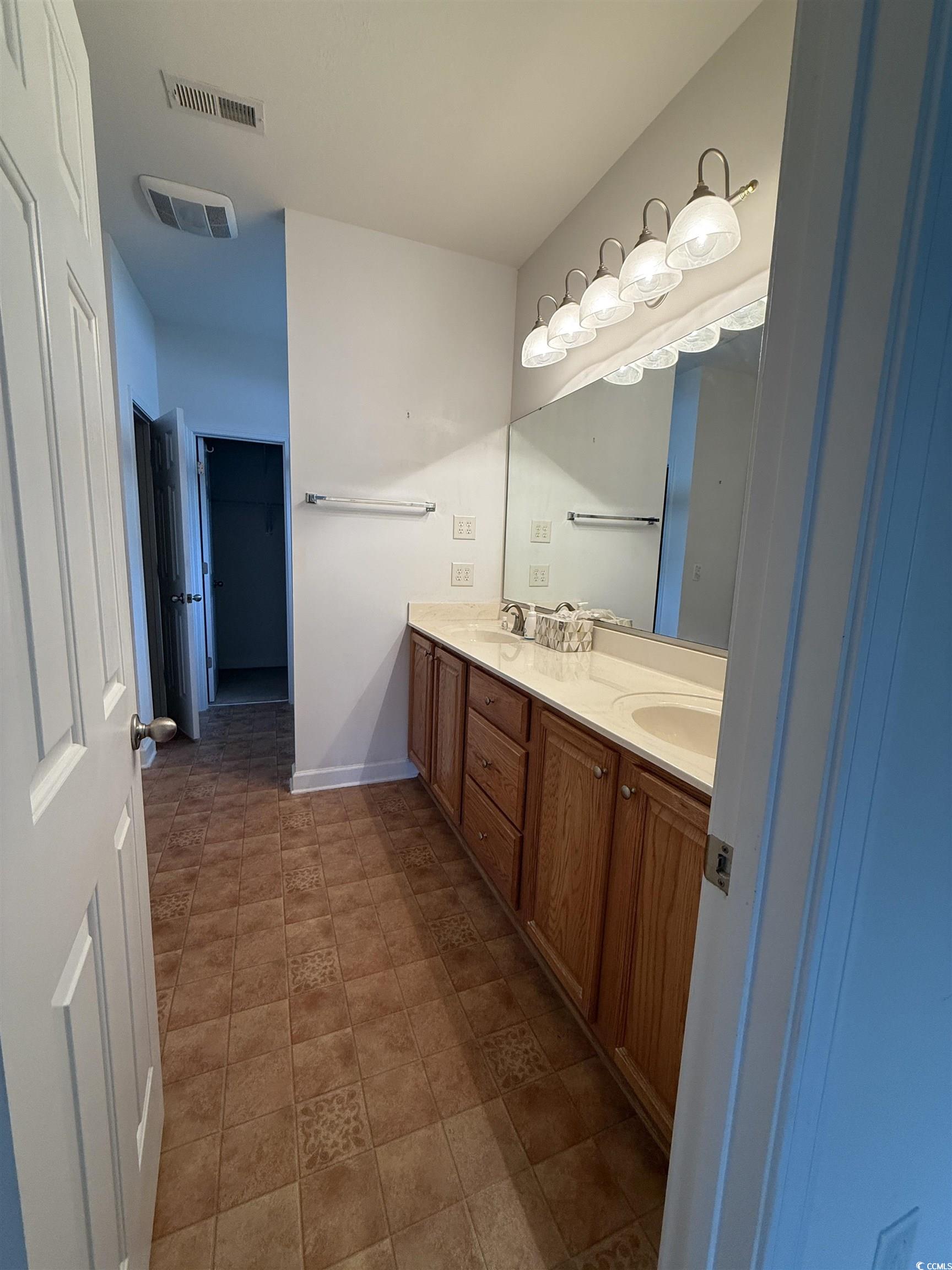 819 Brookline Dr.