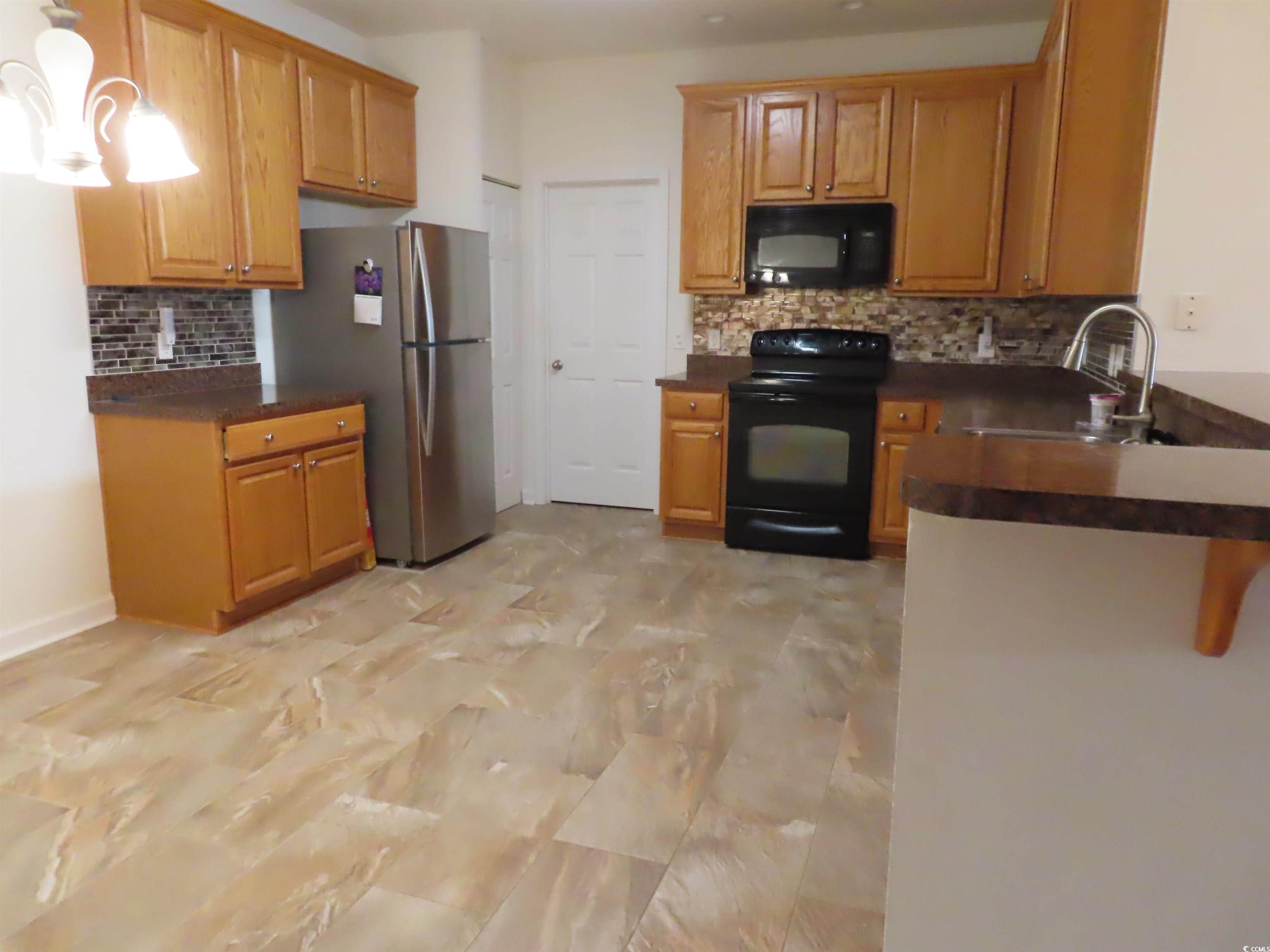 819 Brookline Dr.