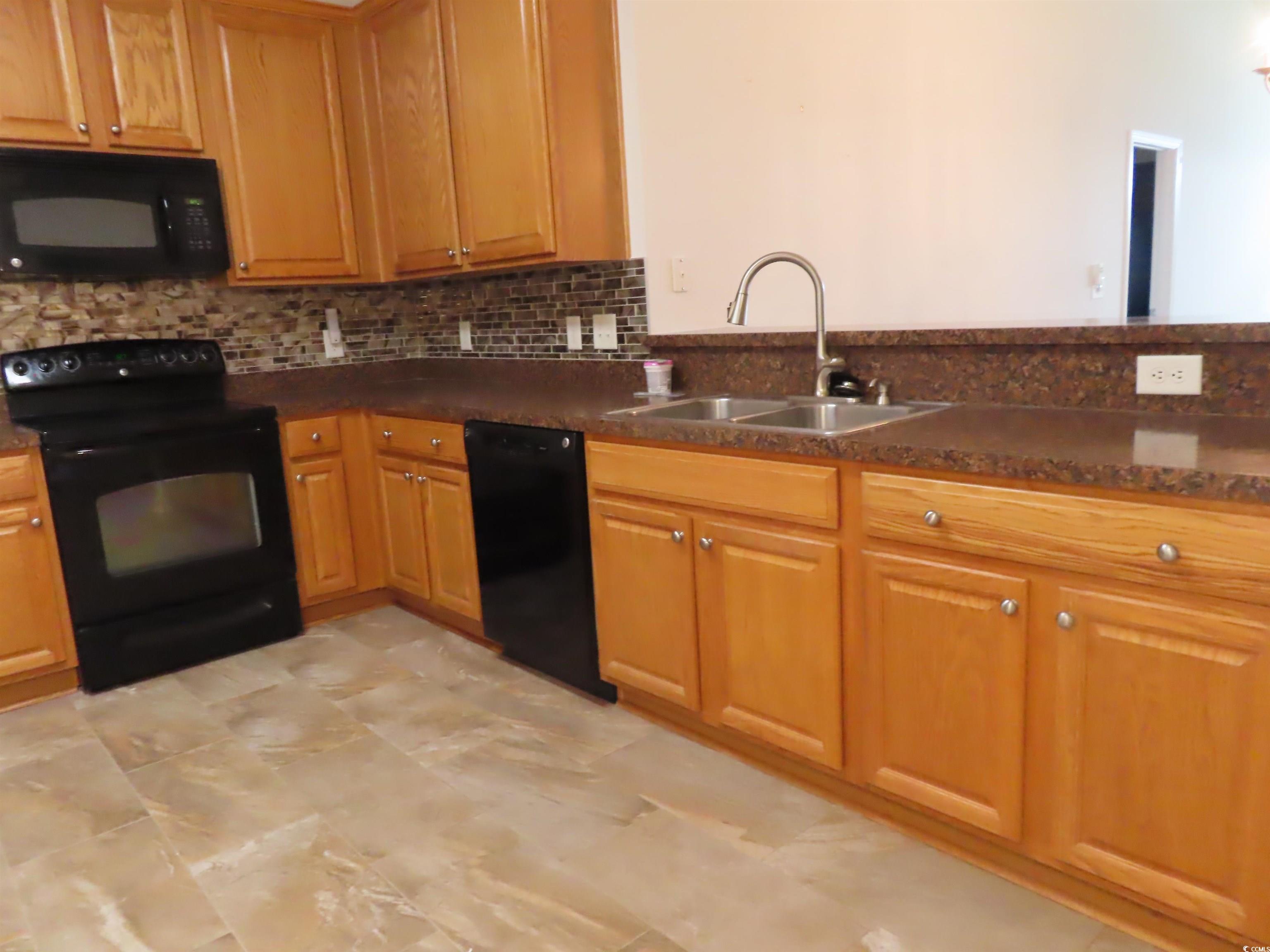 819 Brookline Dr.