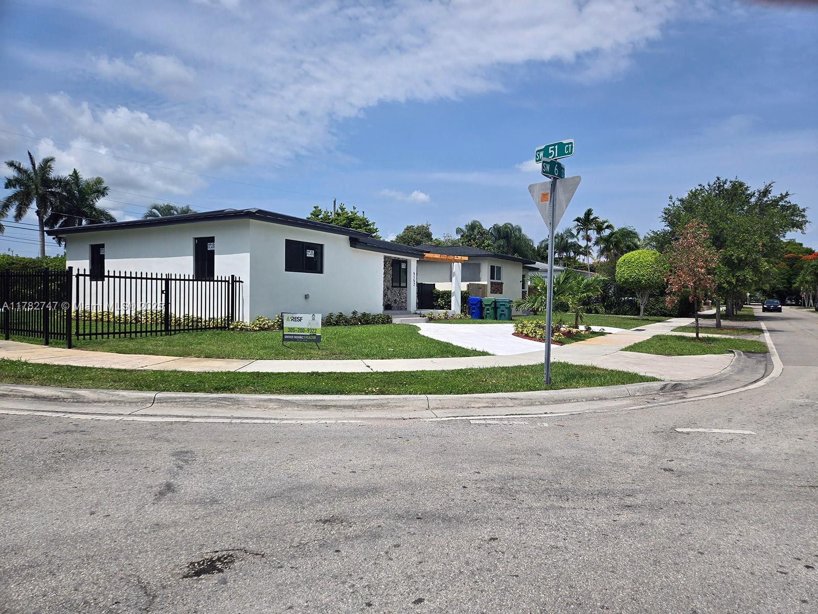 5152 SW 6th St 5152