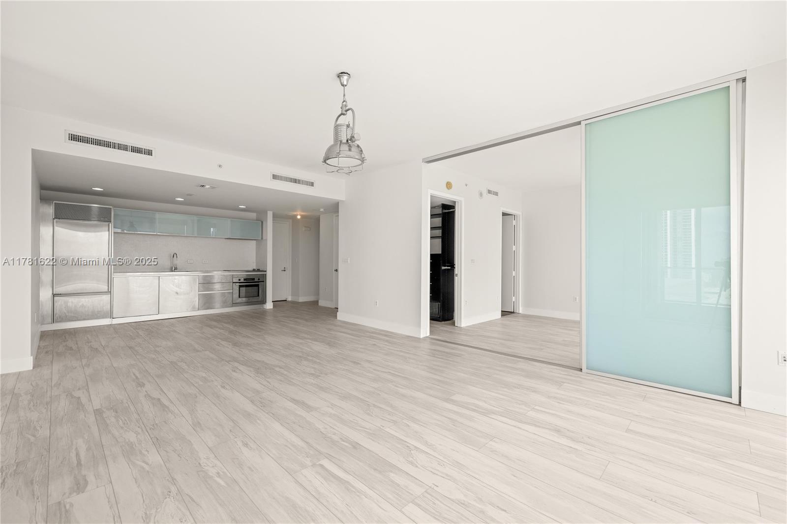 1040 Biscayne Blvd #1706, Miami FL 33132