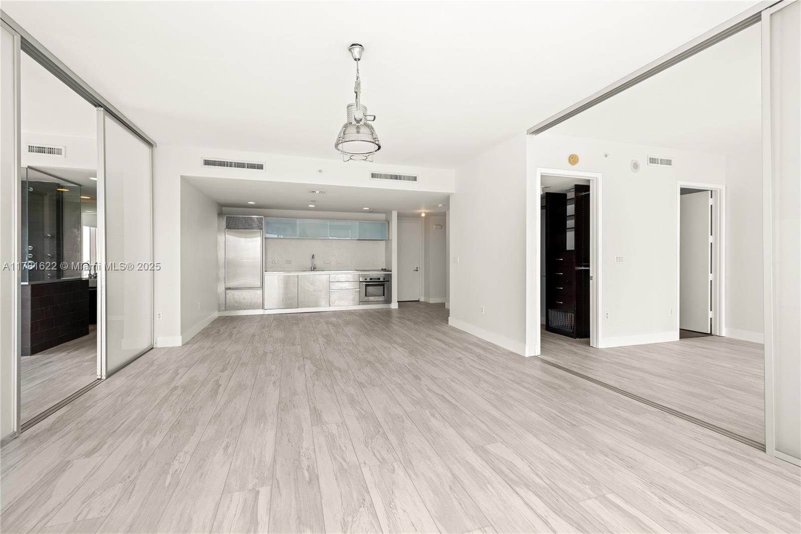 1040 Biscayne Blvd #1706, Miami FL 33132