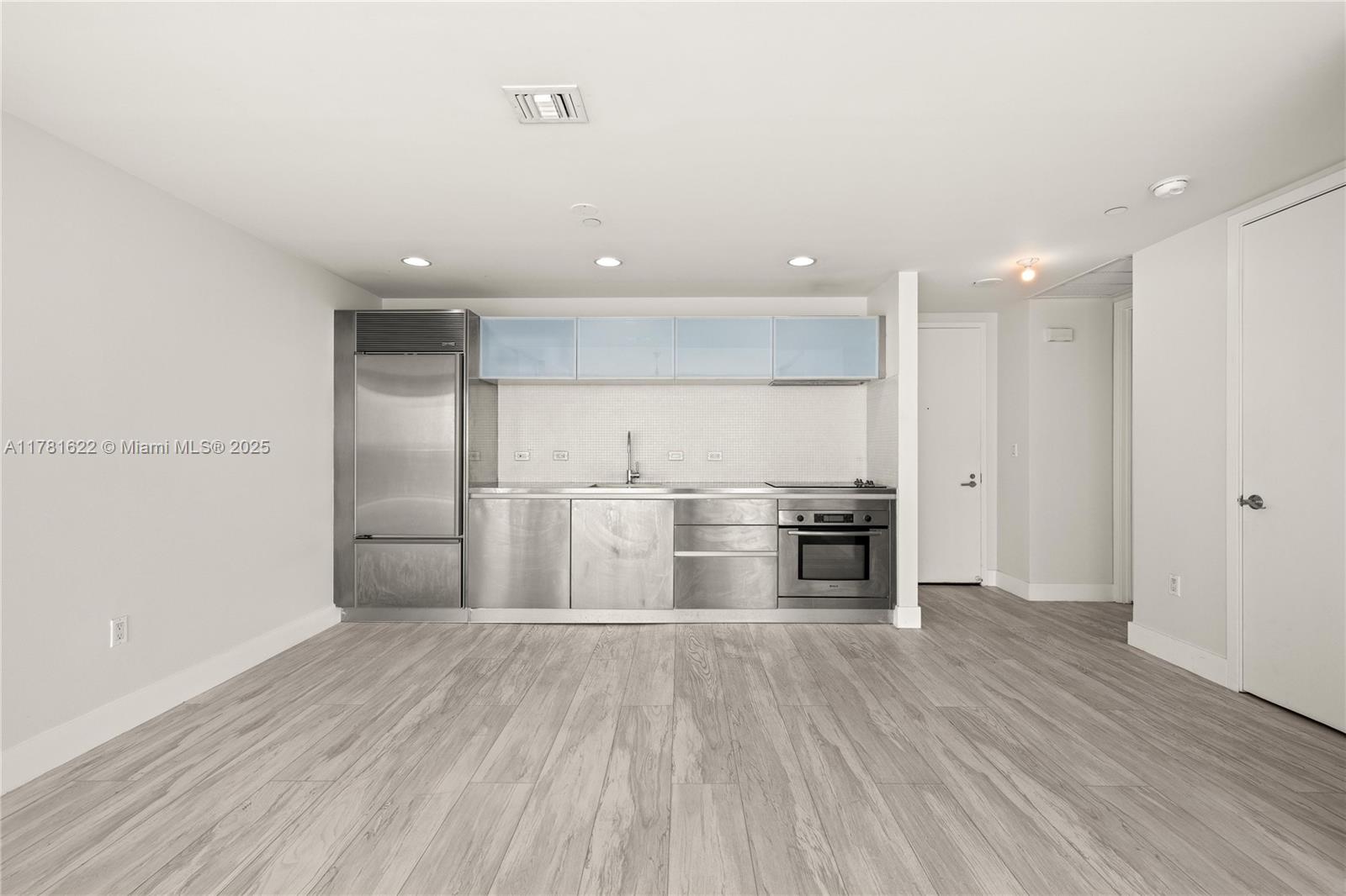 1040 Biscayne Blvd #1706, Miami FL 33132