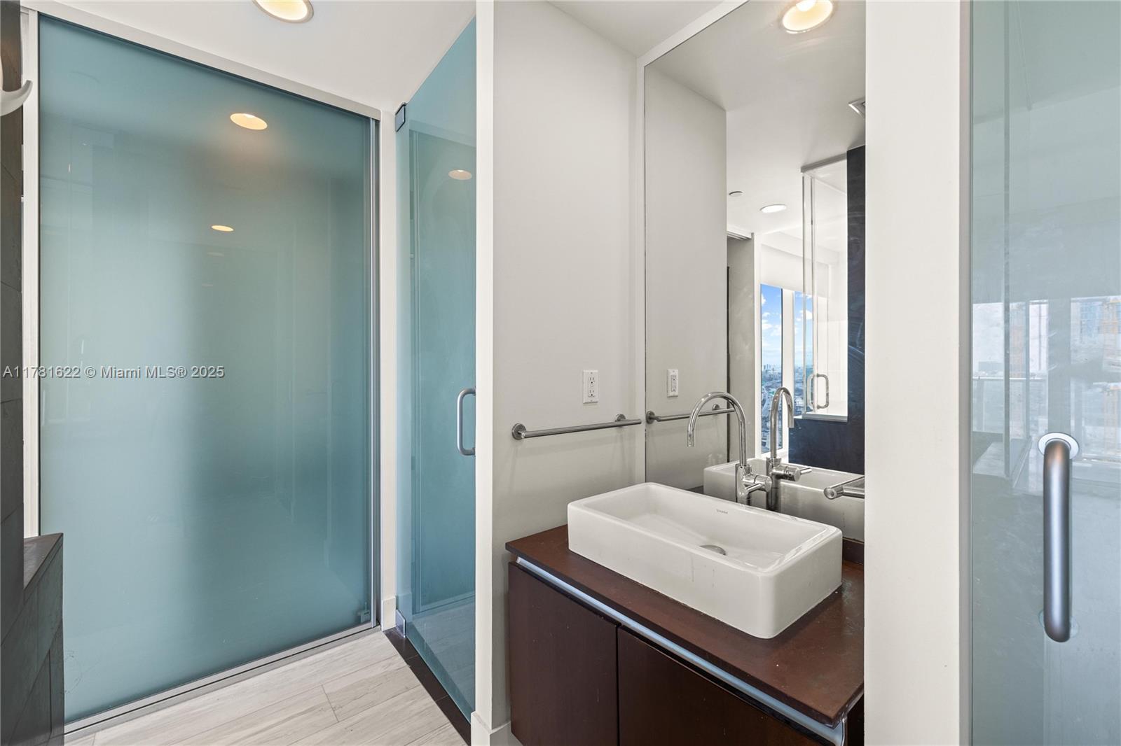 1040 Biscayne Blvd #1706, Miami FL 33132