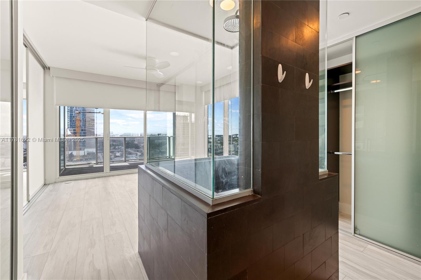 1040 Biscayne Blvd #1706, Miami FL 33132