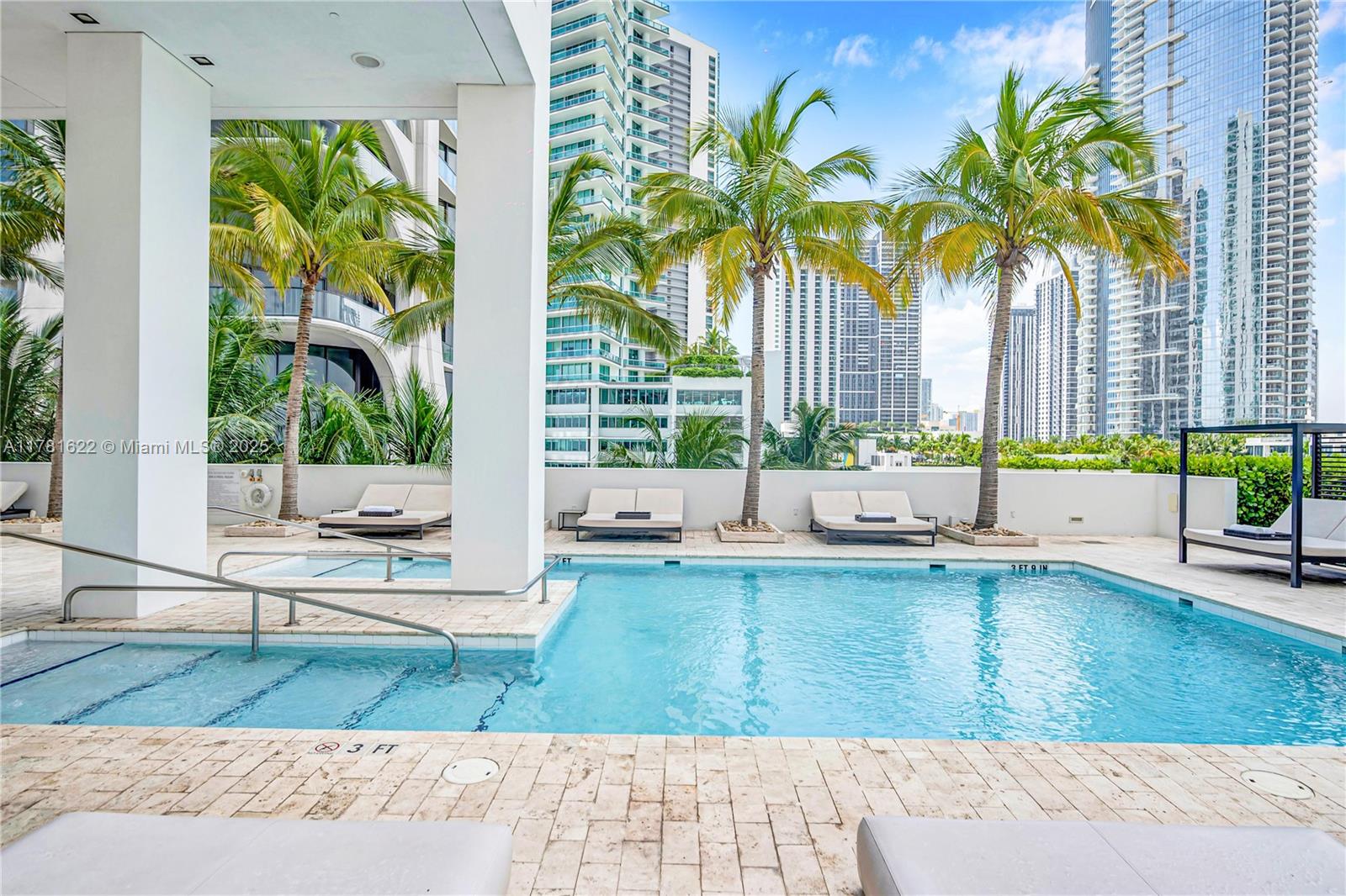 1040 Biscayne Blvd #1706, Miami FL 33132