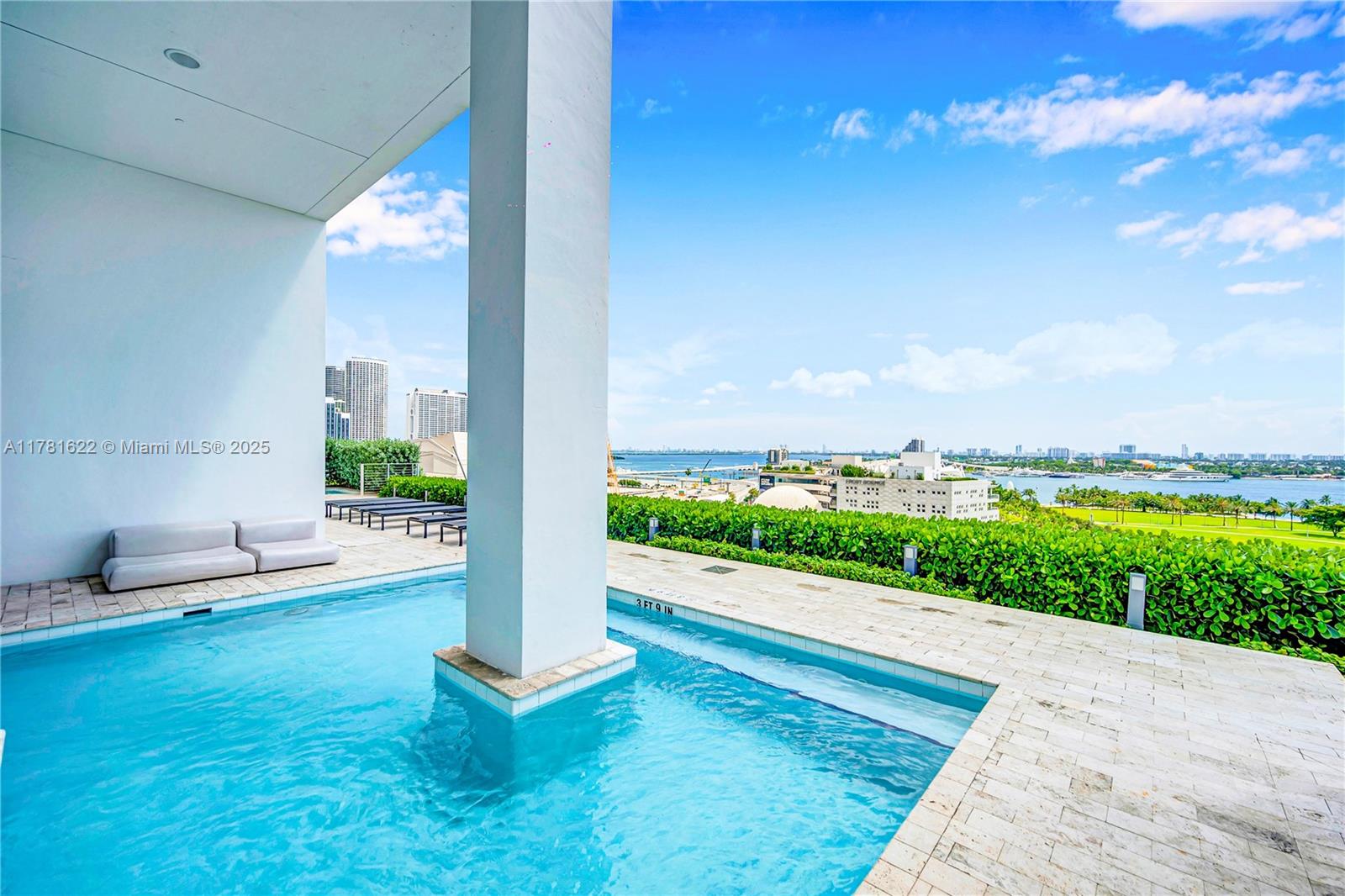 1040 Biscayne Blvd #1706, Miami FL 33132
