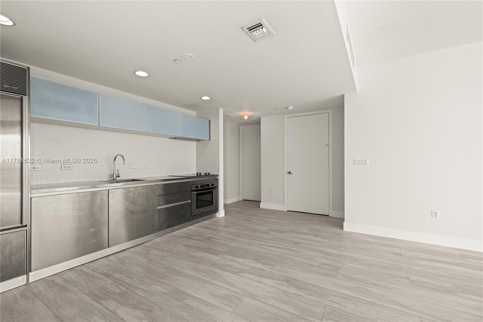 1040 Biscayne Blvd #1706, Miami FL 33132