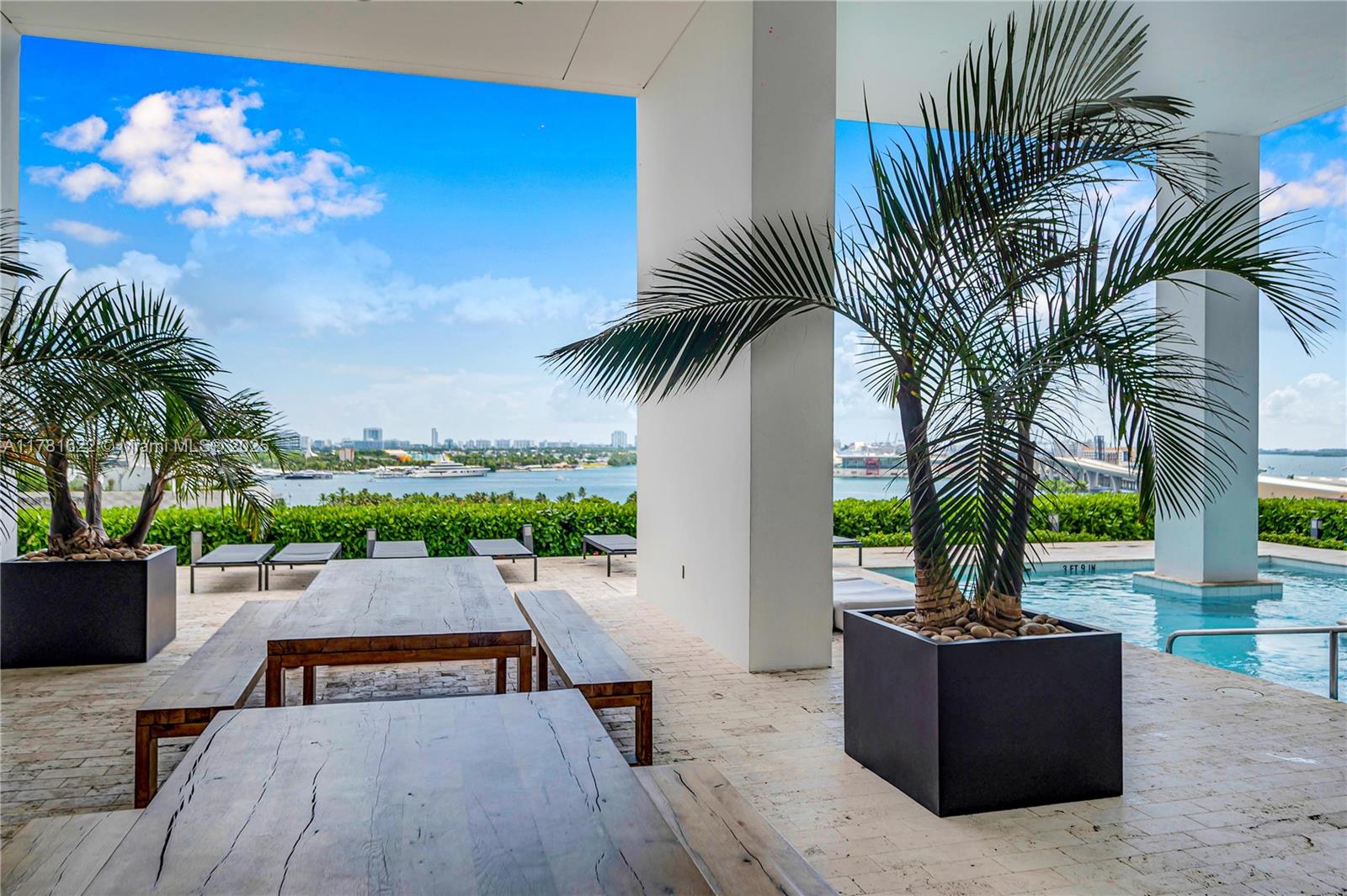 1040 Biscayne Blvd #1706, Miami FL 33132