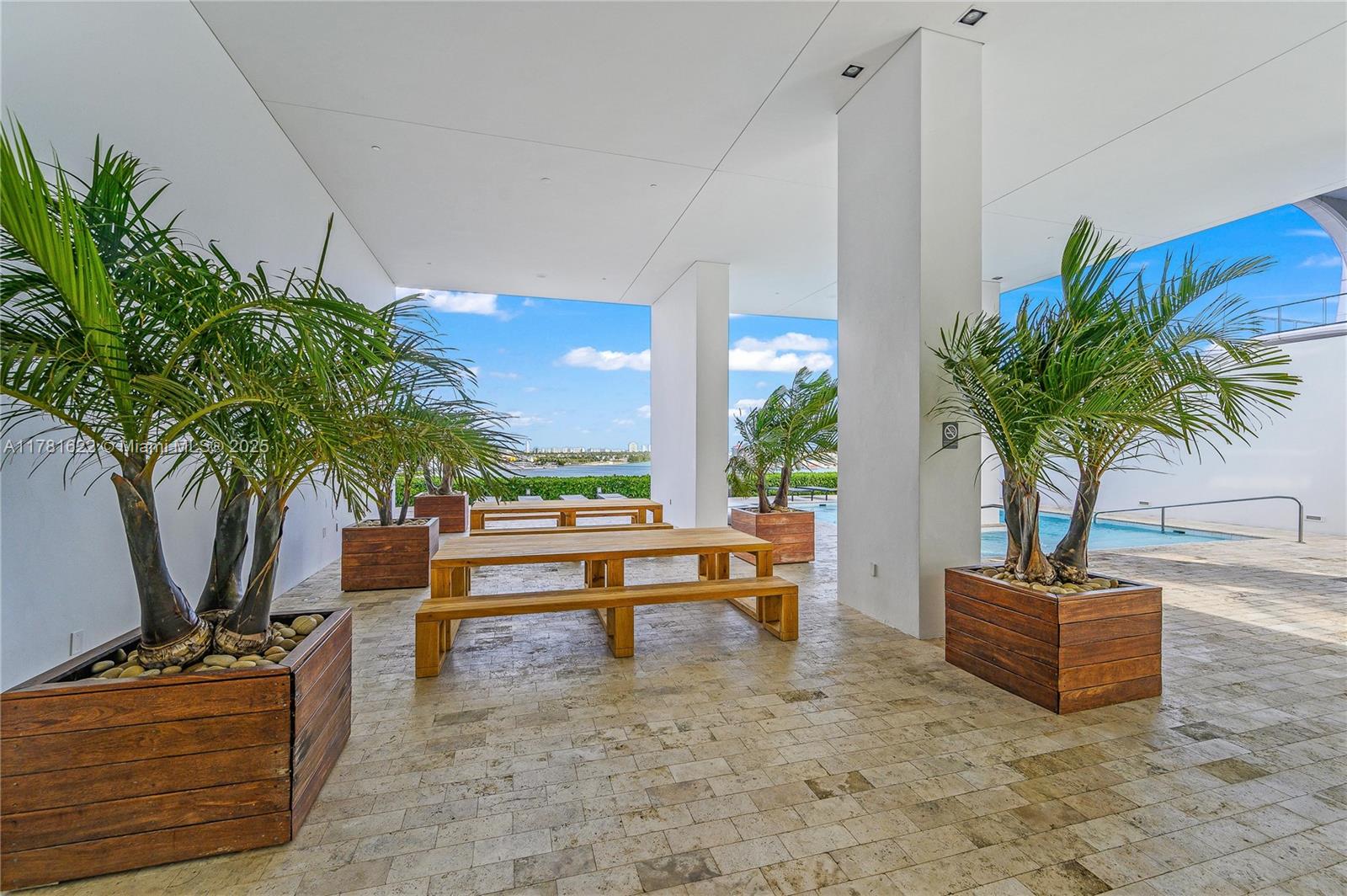 1040 Biscayne Blvd #1706, Miami FL 33132
