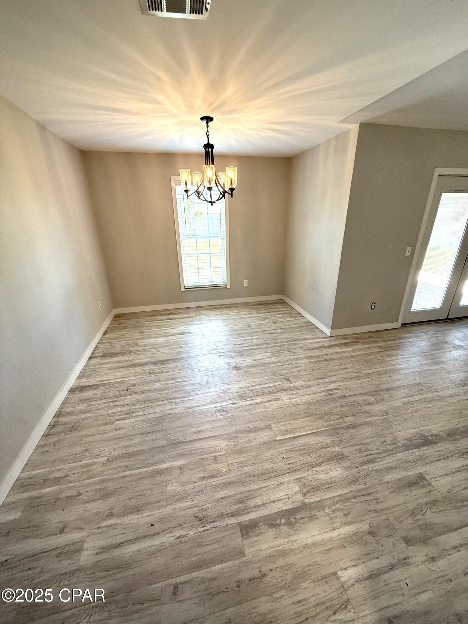 Image 12 For 1421 Berthe Avenue