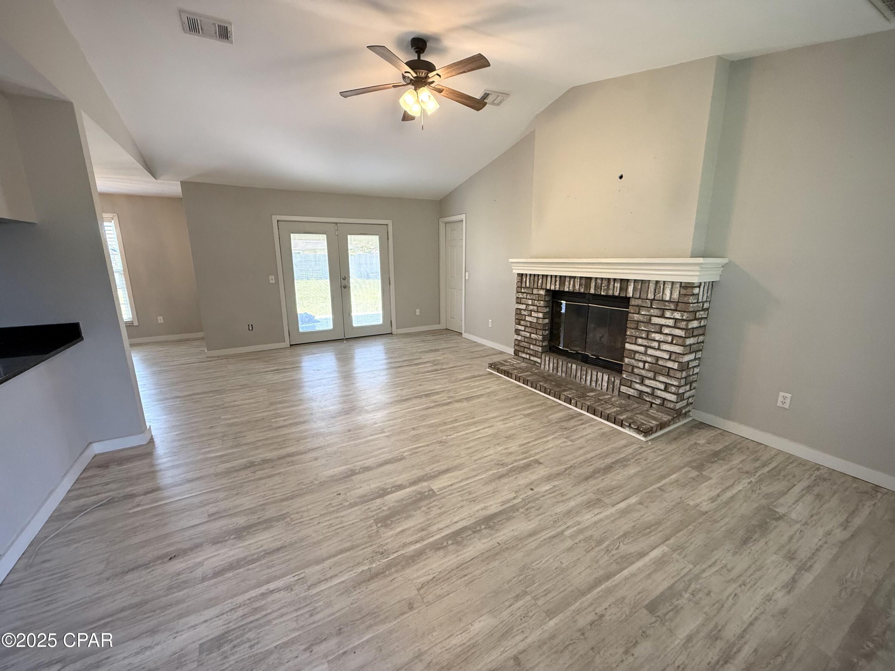 Image 4 For 1421 Berthe Avenue