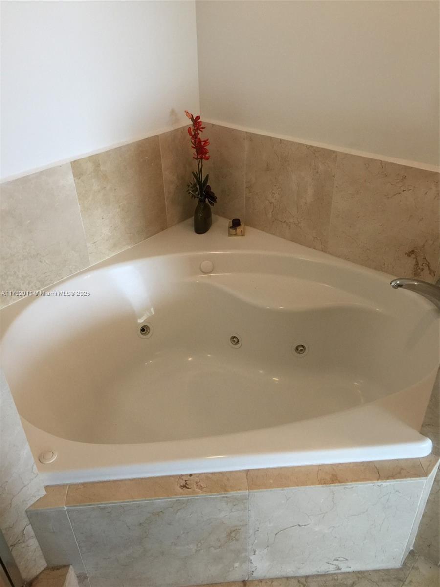 7900 HARBOR ISLAND DR #702, North Bay Village FL 33141