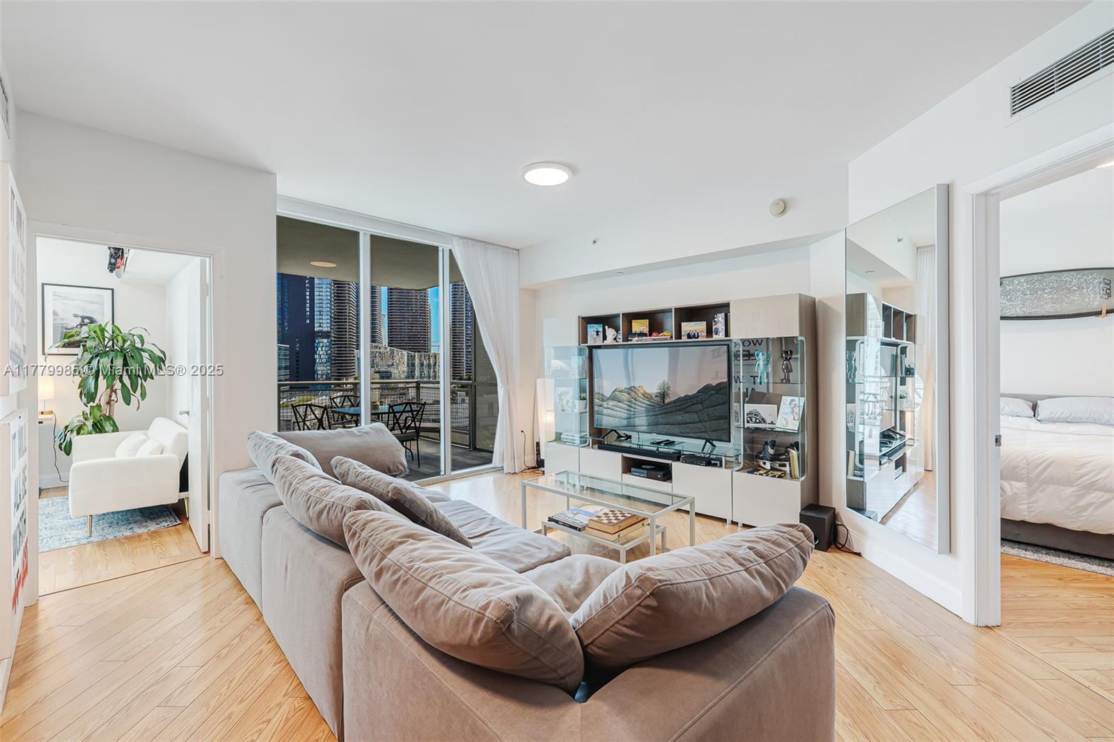 Condo for Sale in Miami, FL