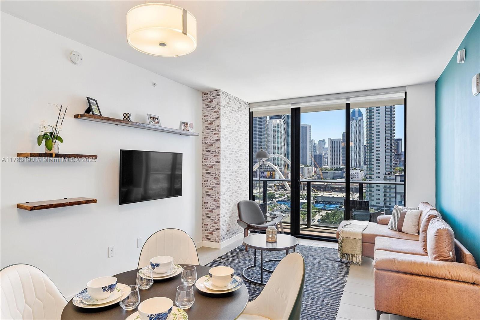 Condo for Sale in Miami, FL