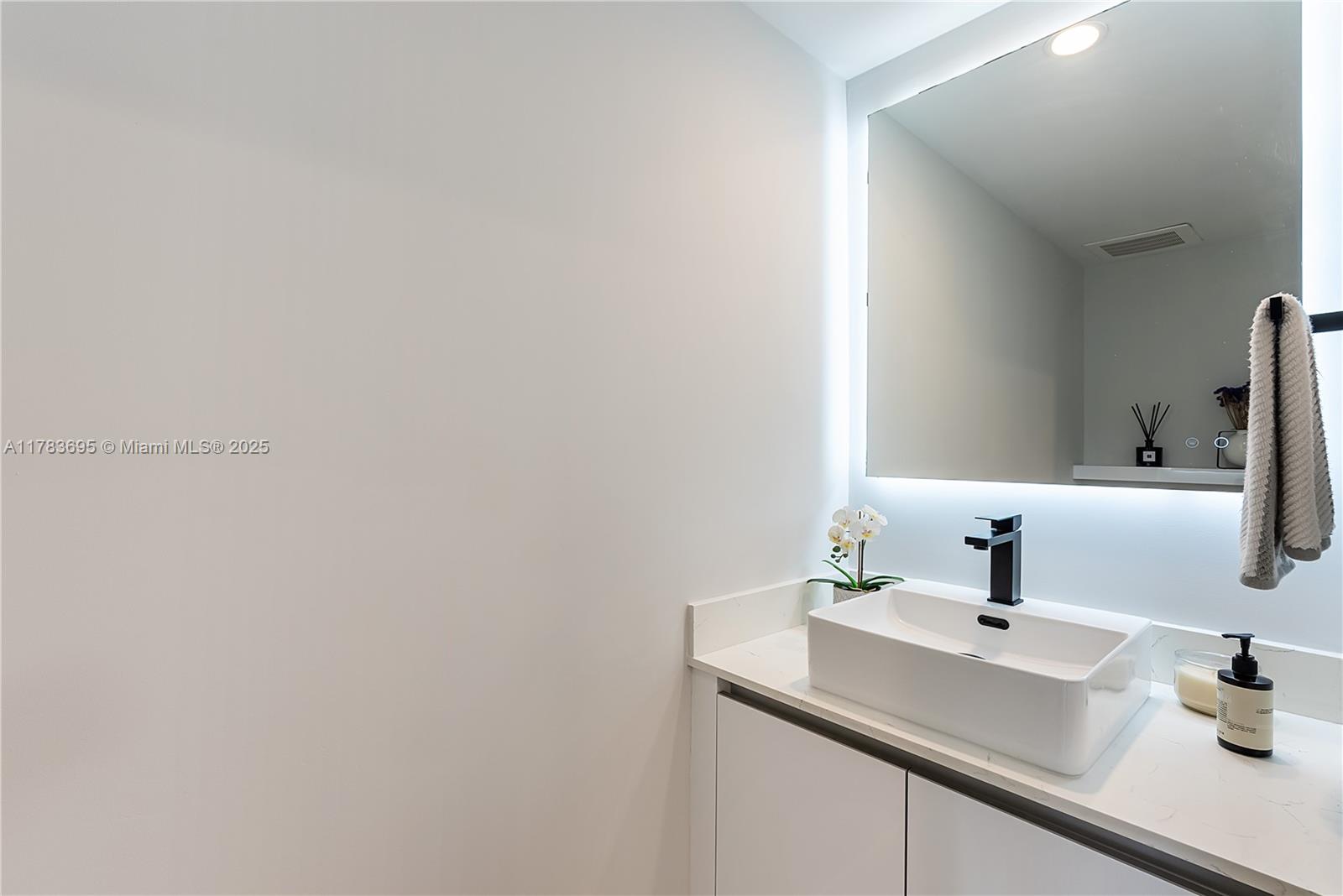 901 Brickell Key Blvd #2902, Miami FL 33131