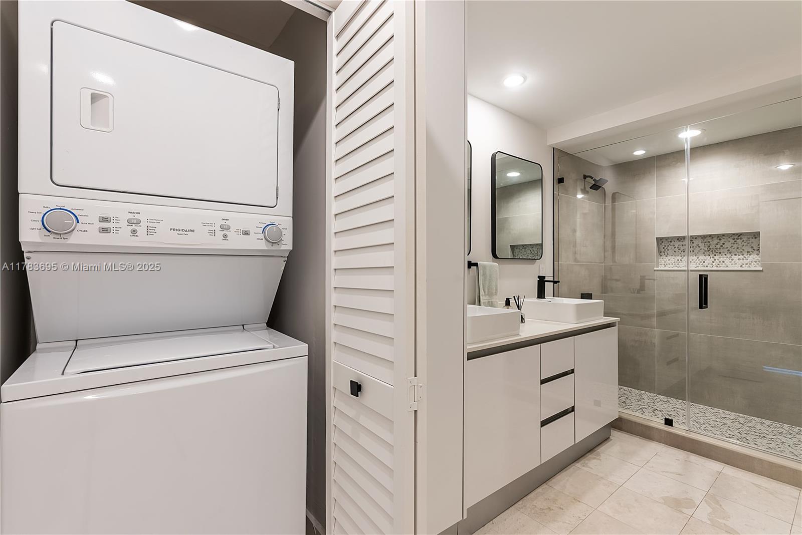 901 Brickell Key Blvd #2902, Miami FL 33131