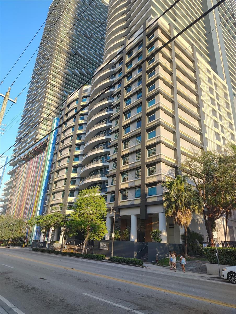 60 SW 13th St #1117, Miami FL 33130