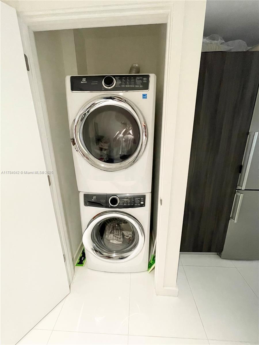 851 NE 1st Ave #305, Miami FL 33132
