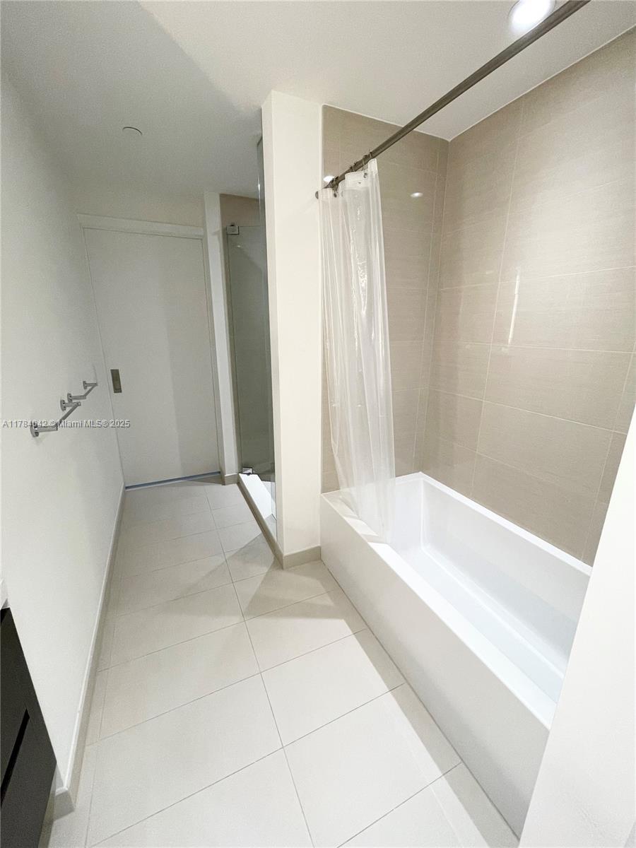 851 NE 1st Ave #305, Miami FL 33132