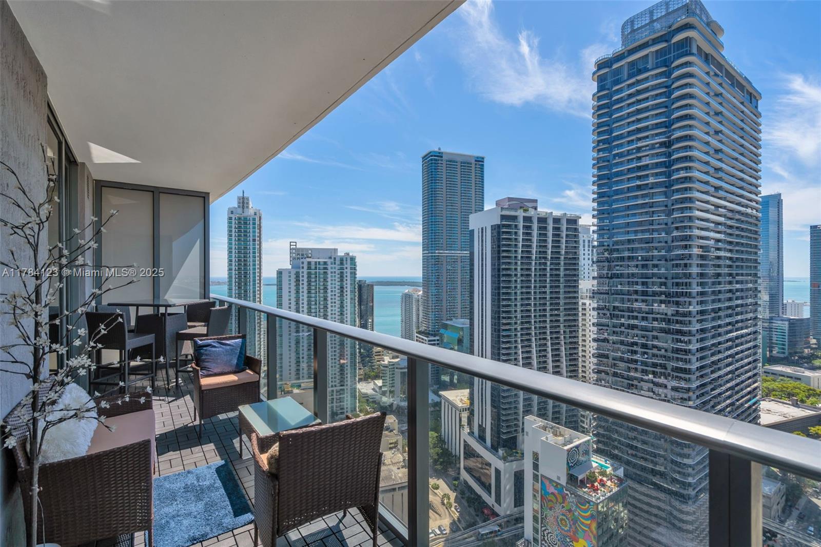 45 SW 9th St #3804, Miami FL 33130