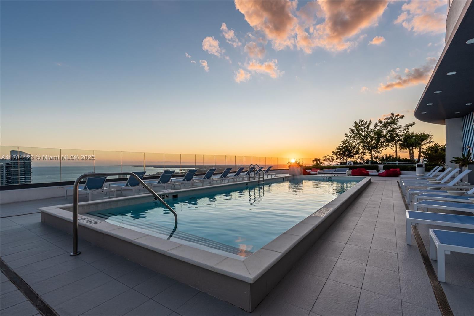 45 SW 9th St #3804, Miami FL 33130