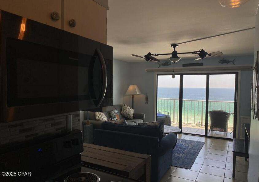 Image 14 For 8743 Thomas Drive 916