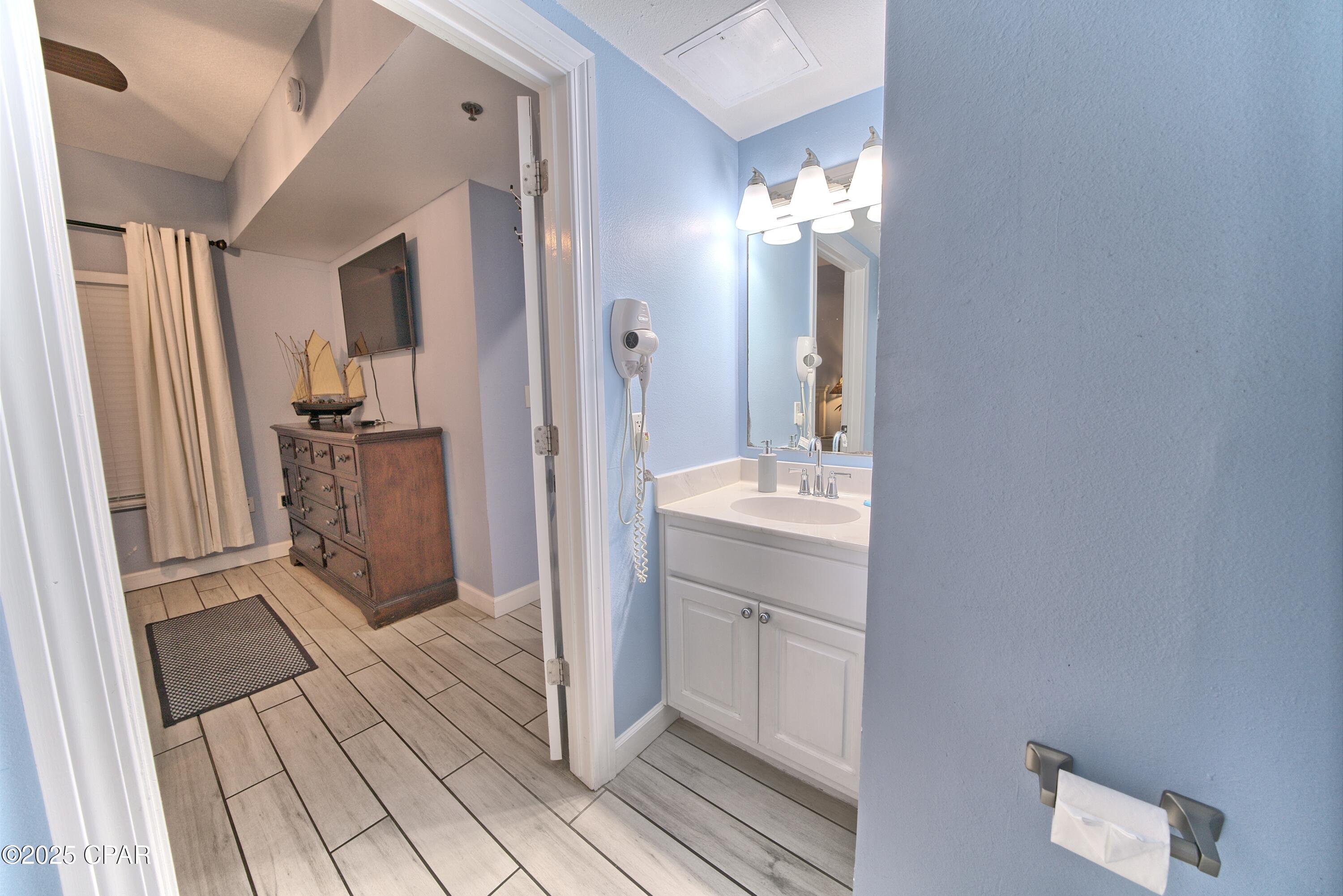 Image 20 For 9900 Thomas Drive 1009