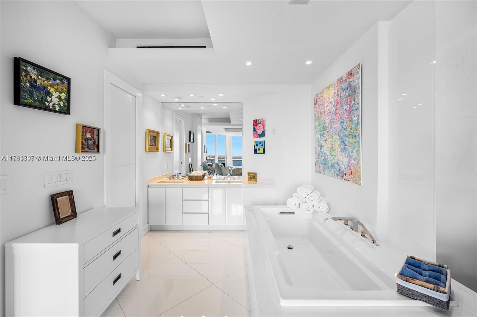 4779 Collins Ave #PH4306, Miami Beach FL 33140