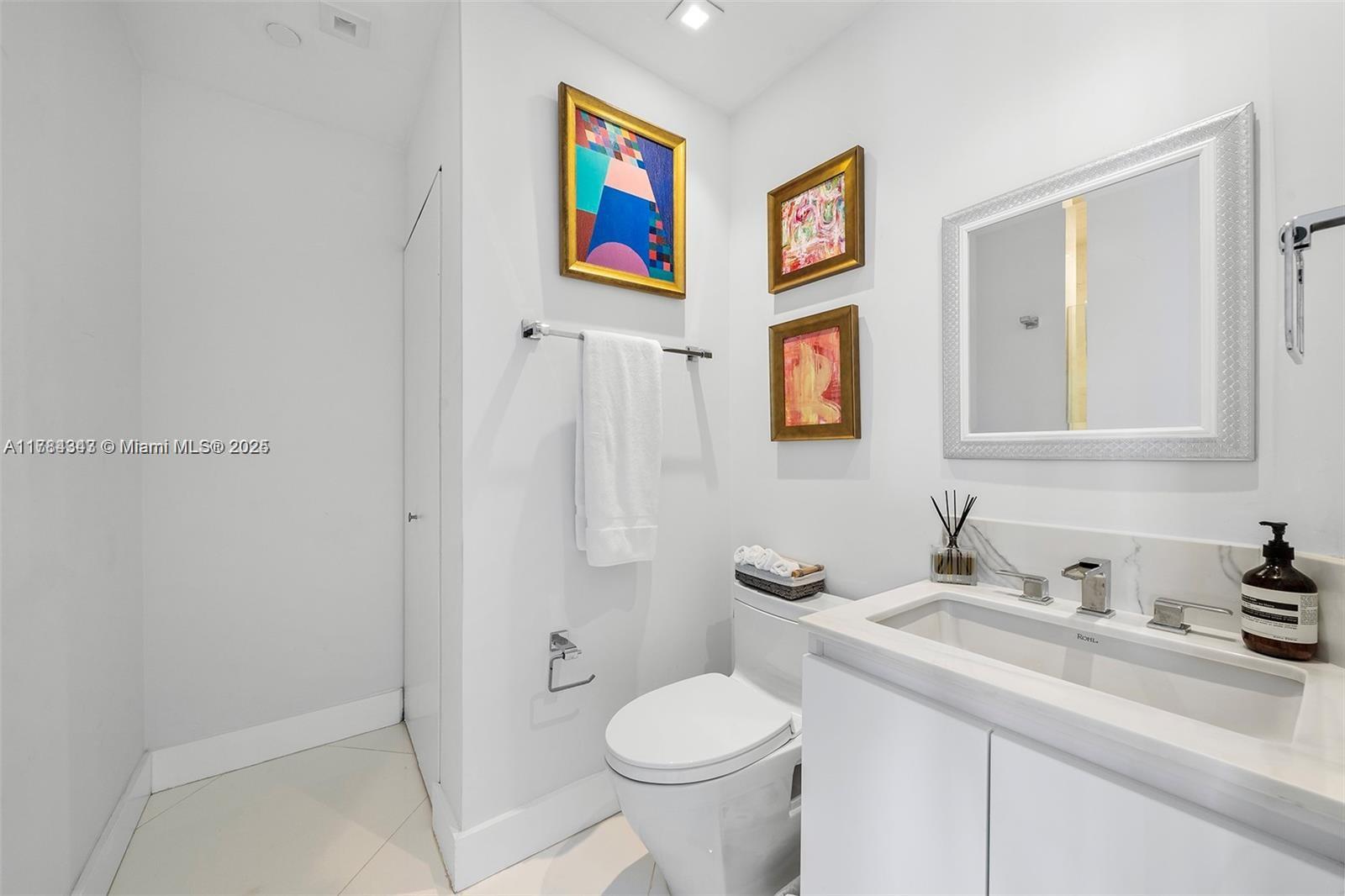 4779 Collins Ave #PH4306, Miami Beach FL 33140