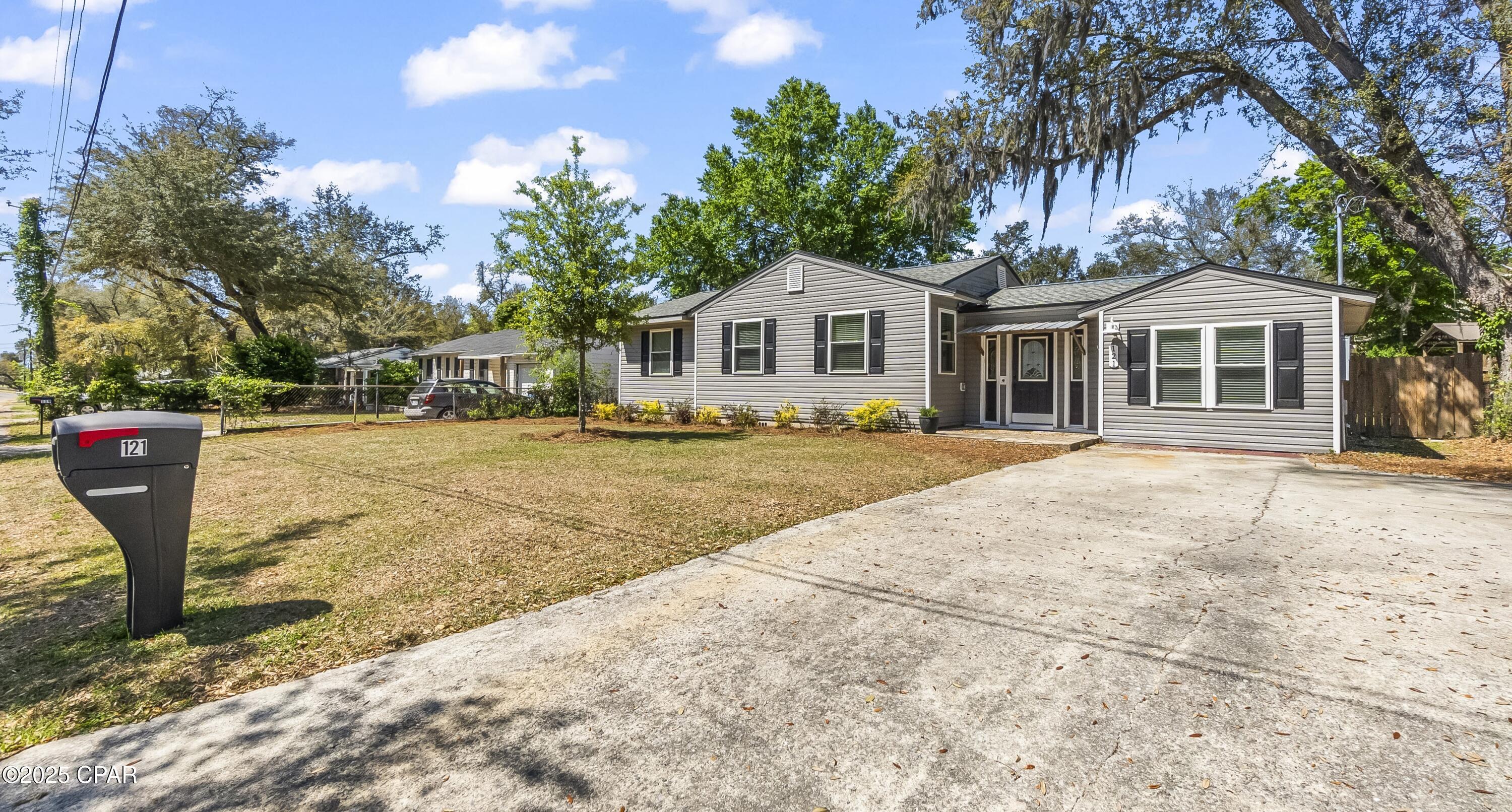 Image 2 For 121 Cove Lane