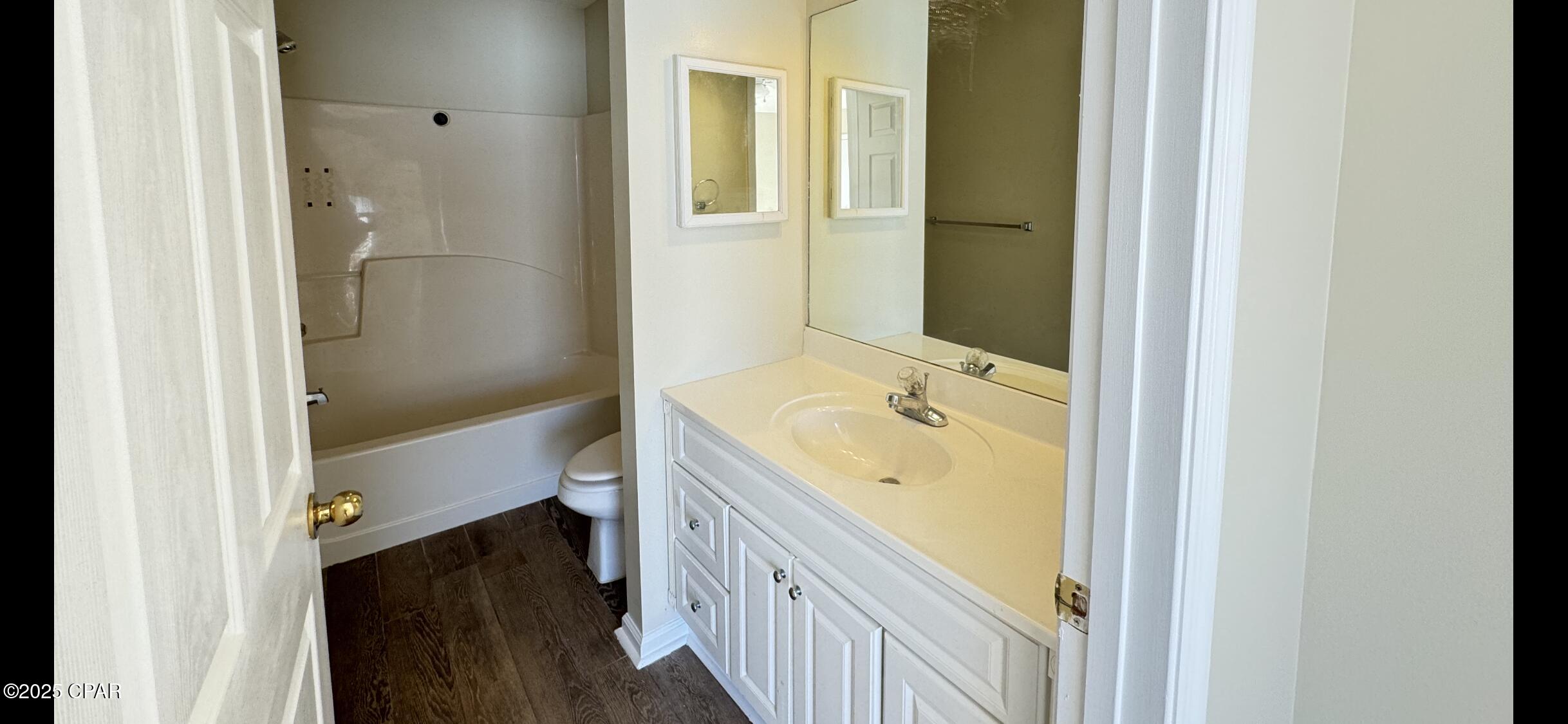 Image 3 For 602 Camelia Street B