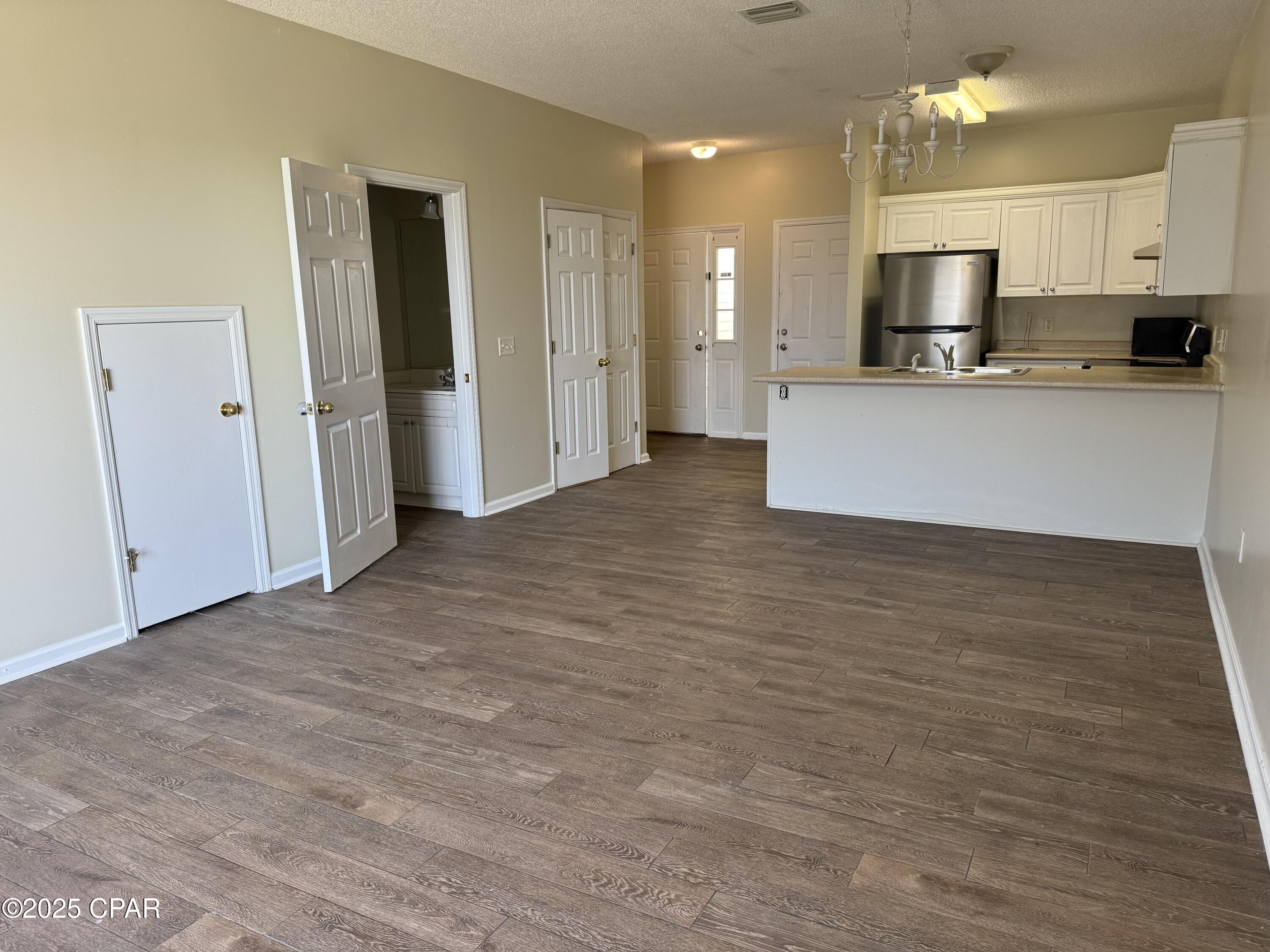 Image 6 For 602 Camelia Street B