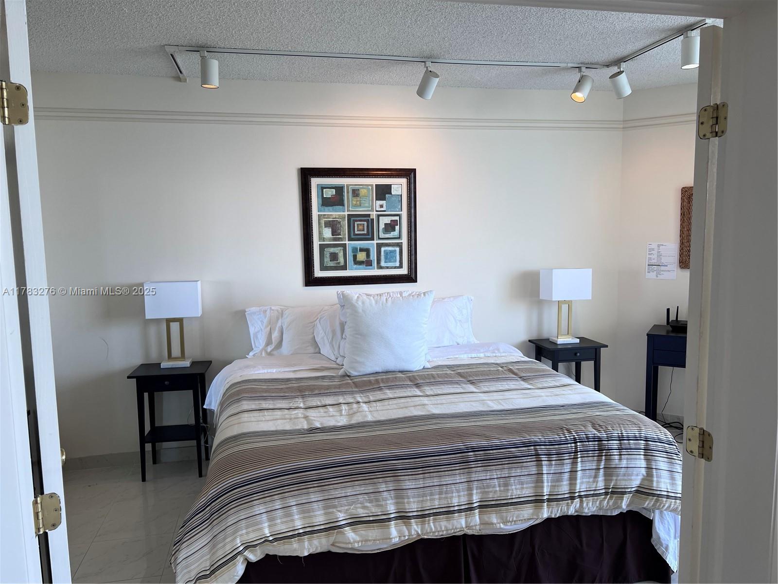 3000 Island Blvd #2004, Aventura FL 33160