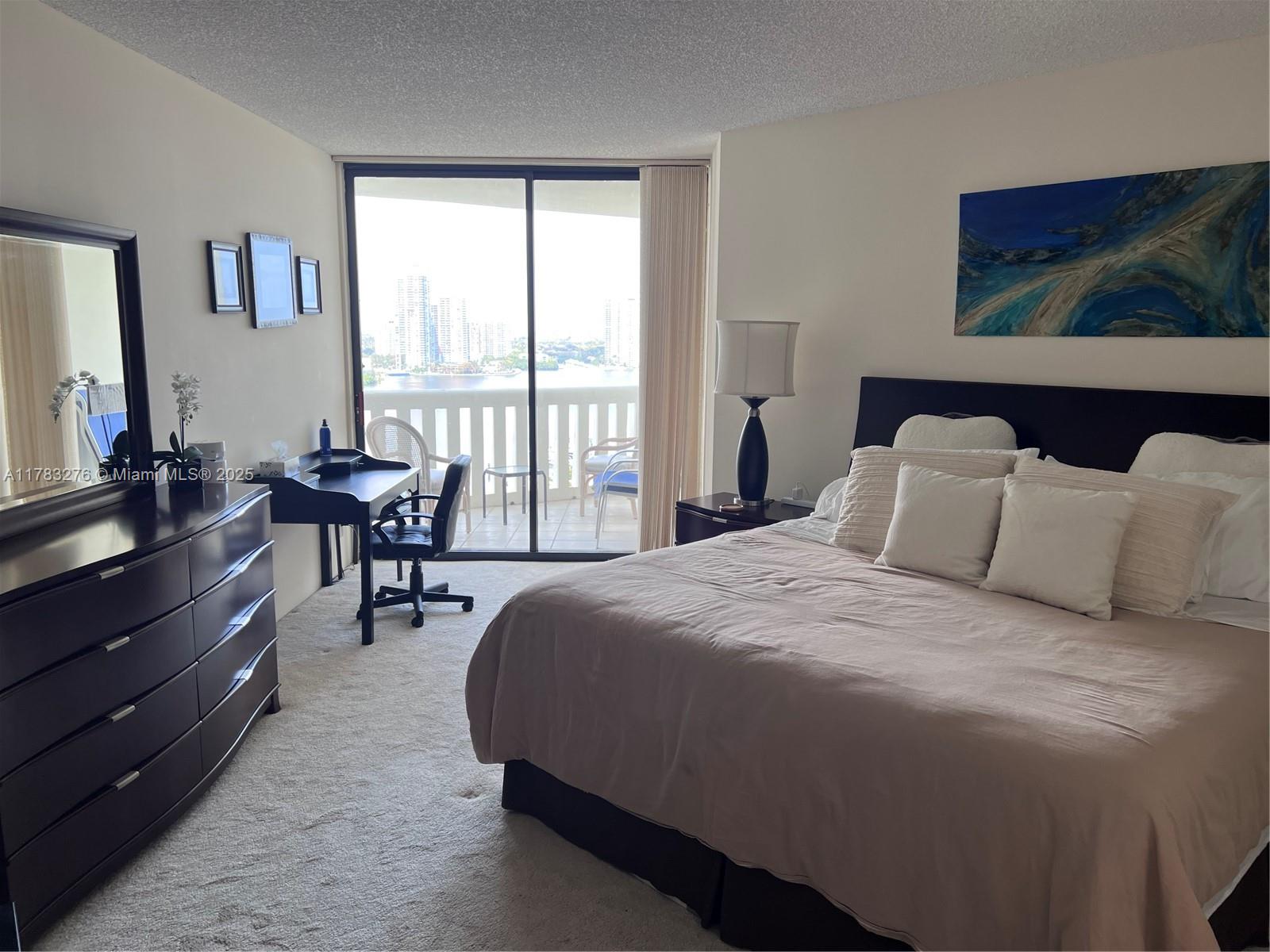 3000 Island Blvd #2004, Aventura FL 33160