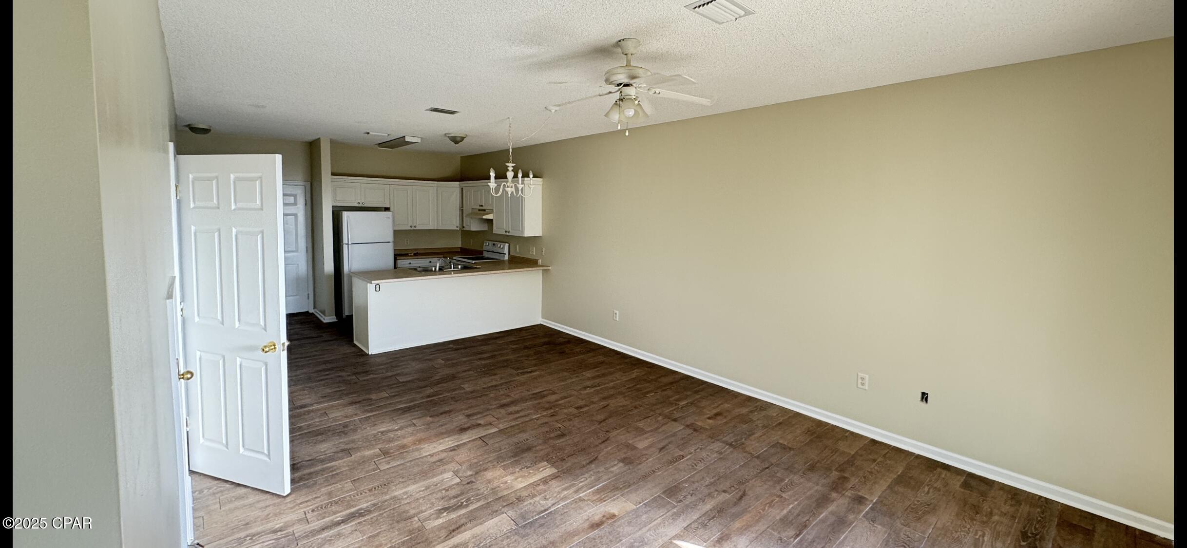 Image 3 For 602 Camelia Street C
