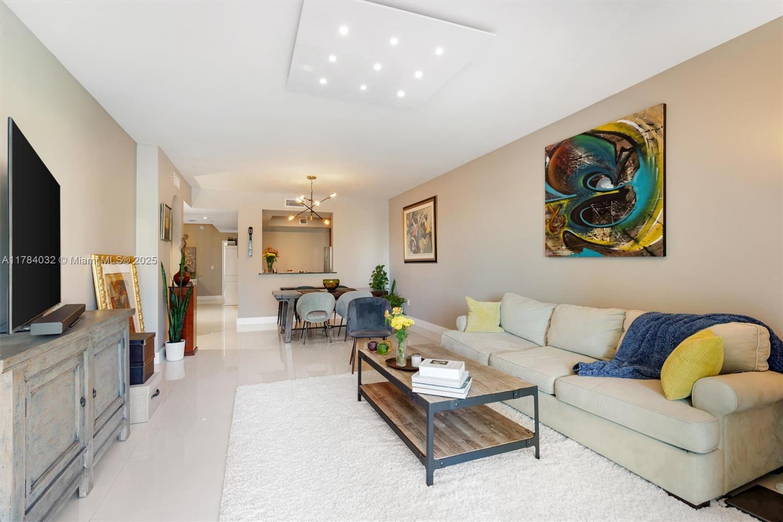 3340 NE 190th St #404, Aventura FL 33180