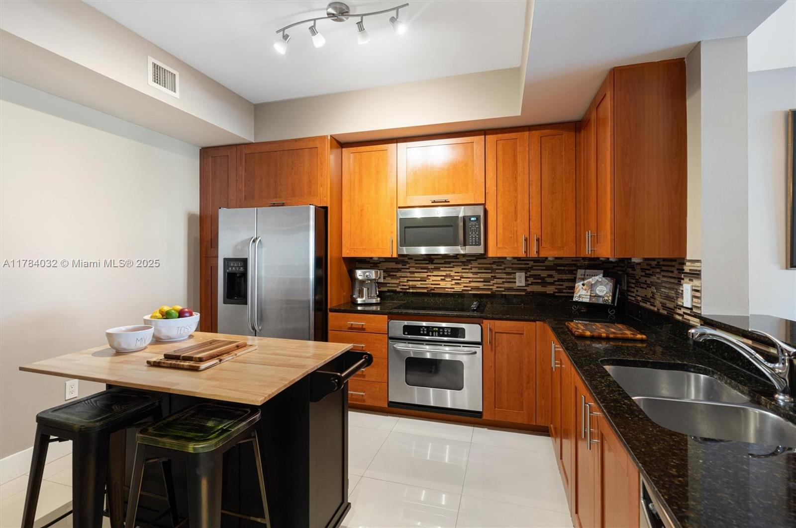 3340 NE 190th St #404, Aventura FL 33180