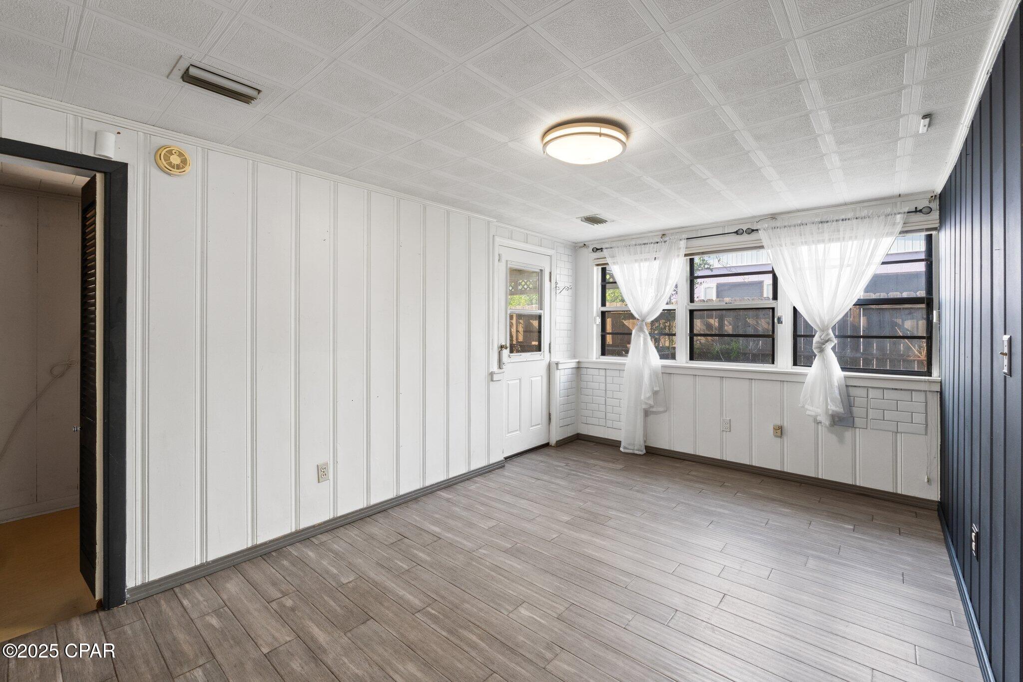 Image 38 For 1301 Oakland Drive