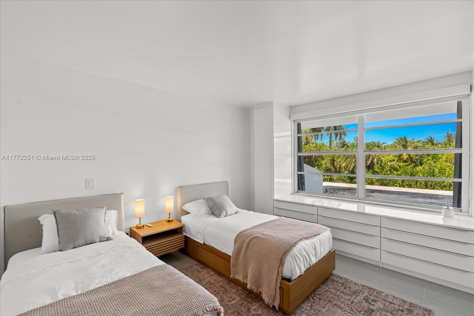 155 Ocean Lane Dr #208, Key Biscayne FL 33149